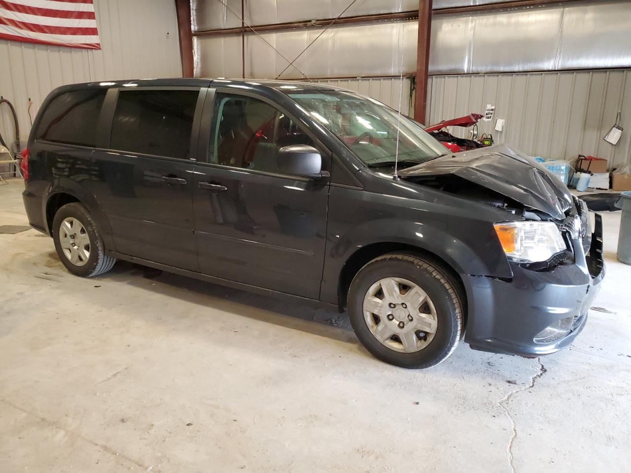 Photo 3 VIN: 2C4RDGBG1DR607924 - DODGE CARAVAN 