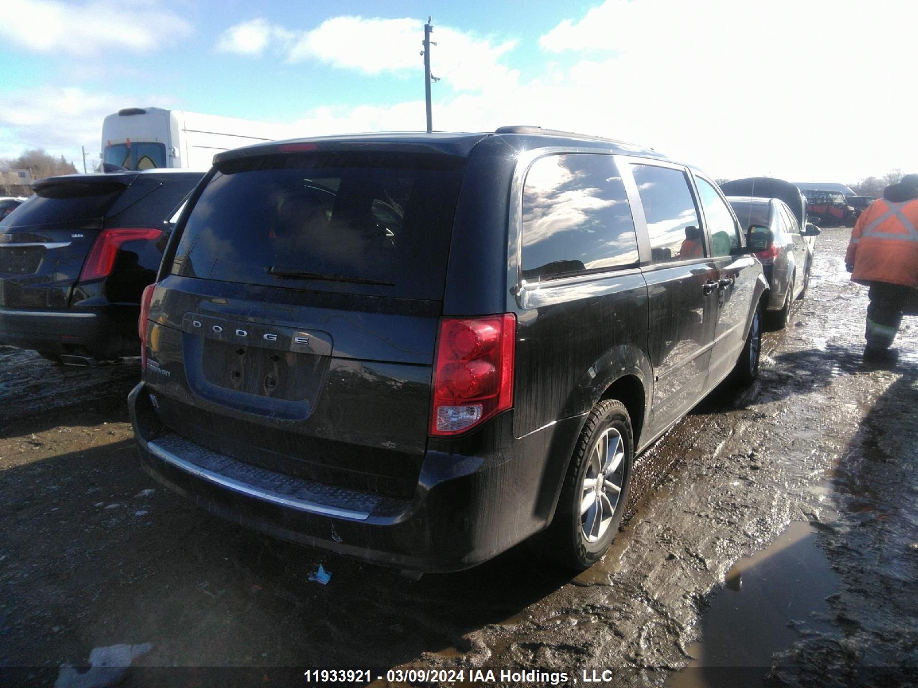 Photo 3 VIN: 2C4RDGBG1DR629034 - DODGE CARAVAN 