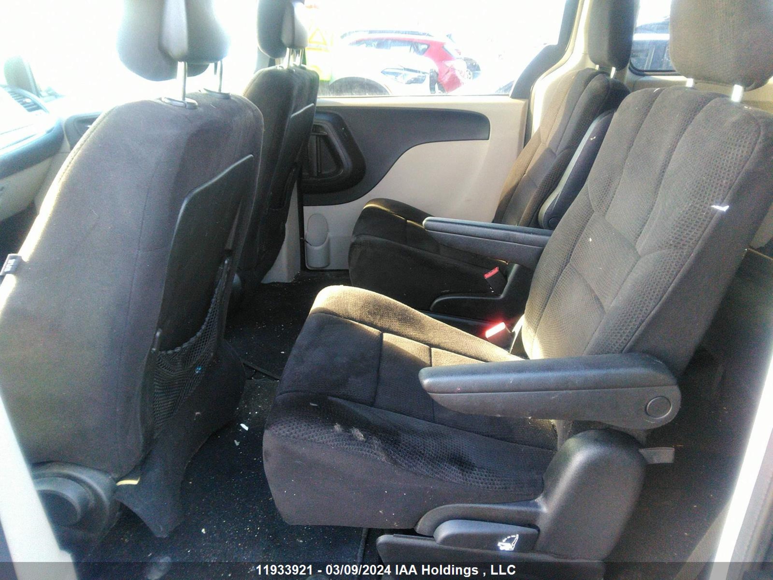 Photo 7 VIN: 2C4RDGBG1DR629034 - DODGE CARAVAN 