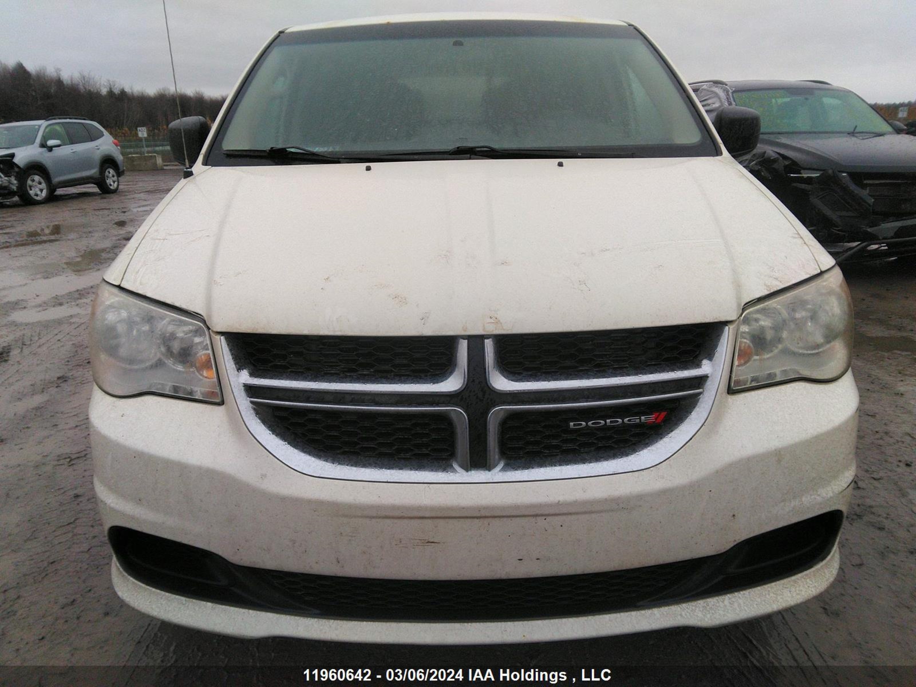 Photo 11 VIN: 2C4RDGBG1DR644536 - DODGE CARAVAN 