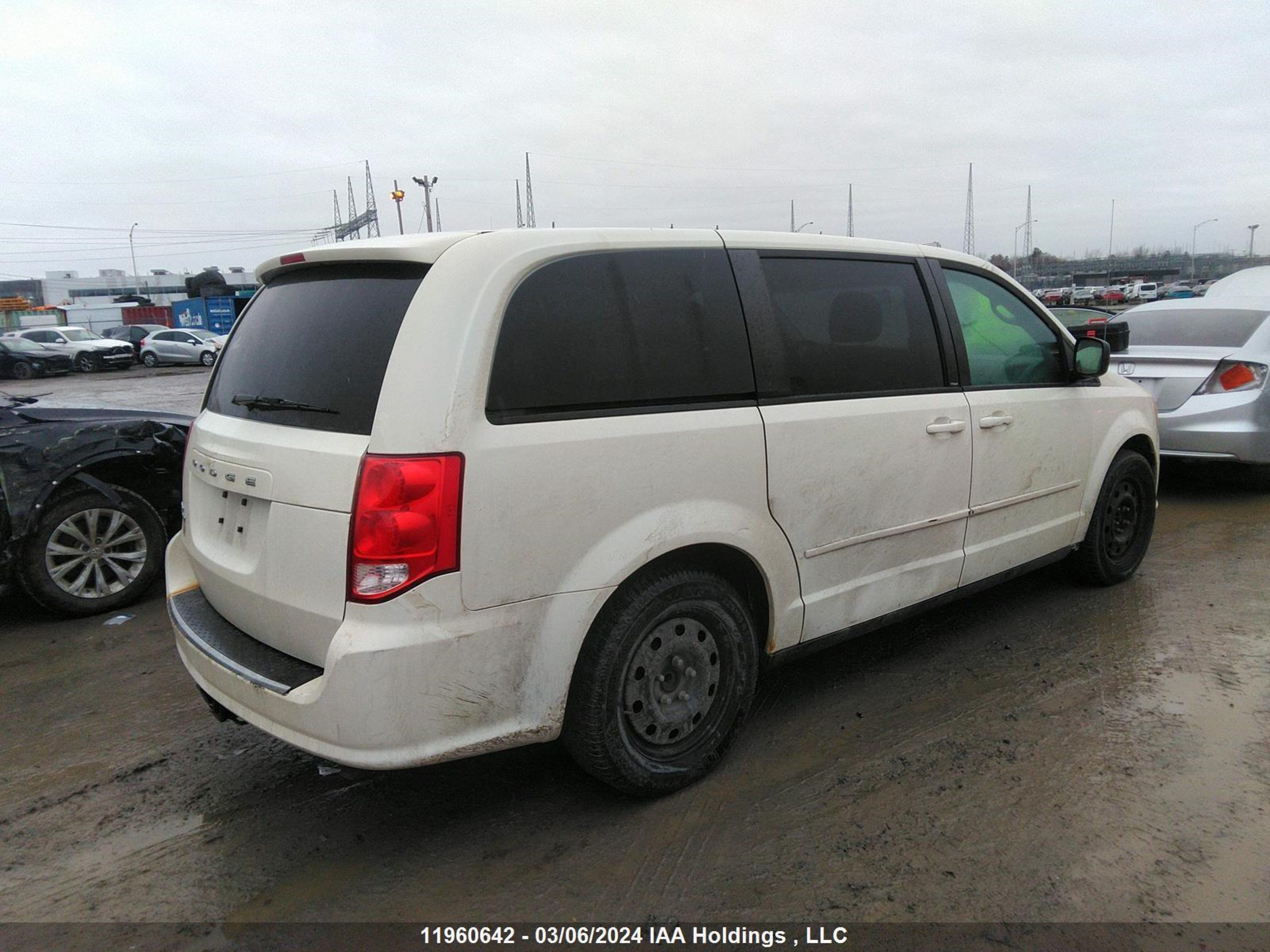 Photo 3 VIN: 2C4RDGBG1DR644536 - DODGE CARAVAN 