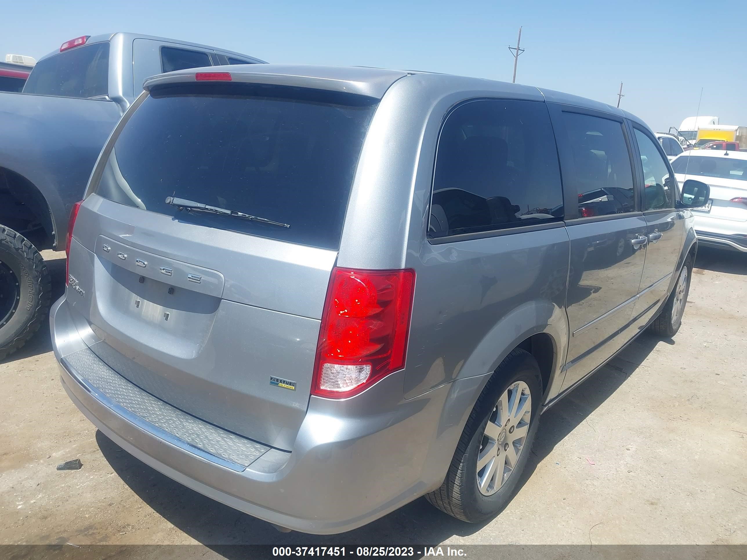 Photo 3 VIN: 2C4RDGBG1FR679998 - DODGE CARAVAN 