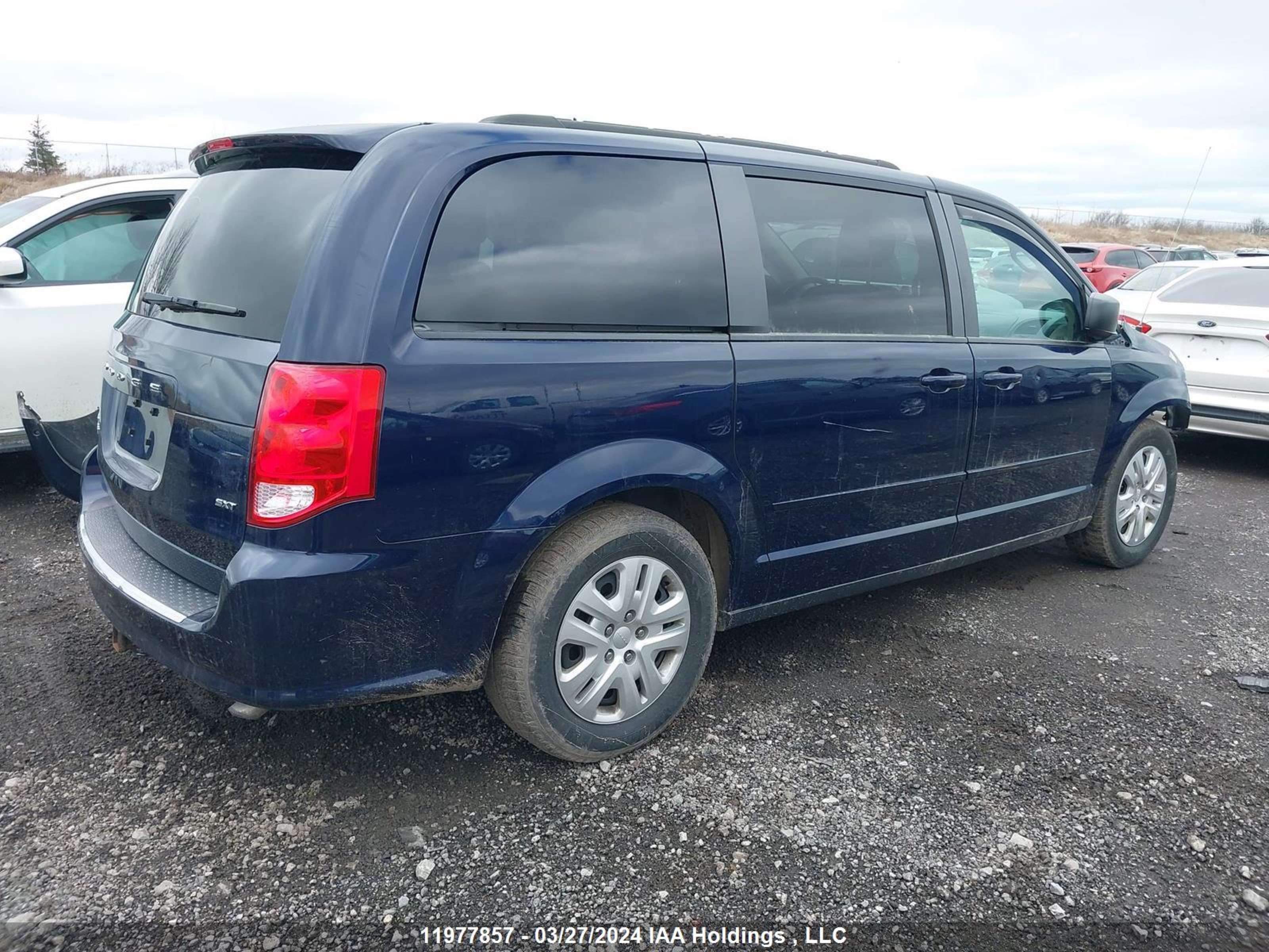 Photo 3 VIN: 2C4RDGBG1FR730304 - DODGE CARAVAN 