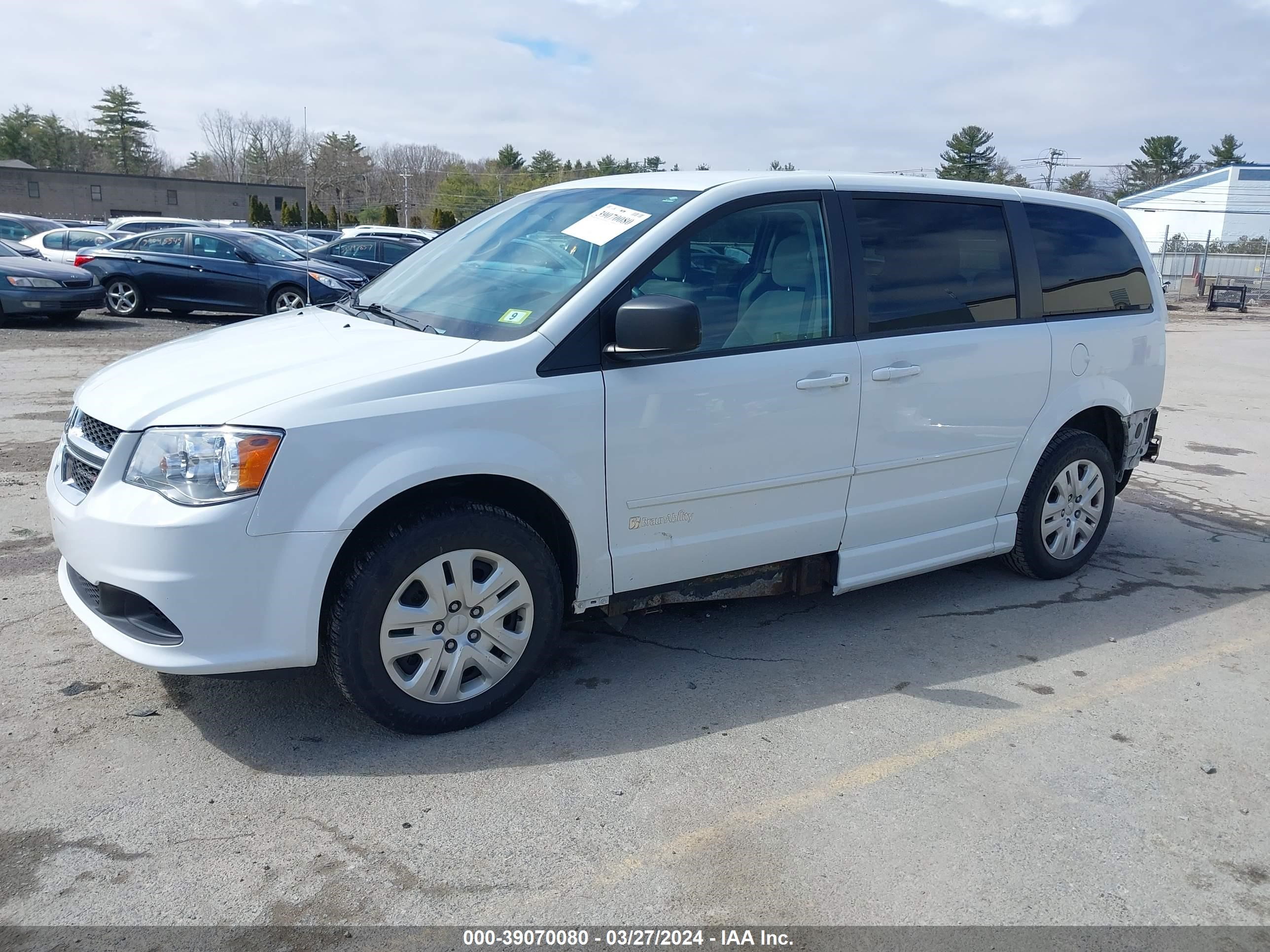 Photo 1 VIN: 2C4RDGBG1GR316327 - DODGE CARAVAN 