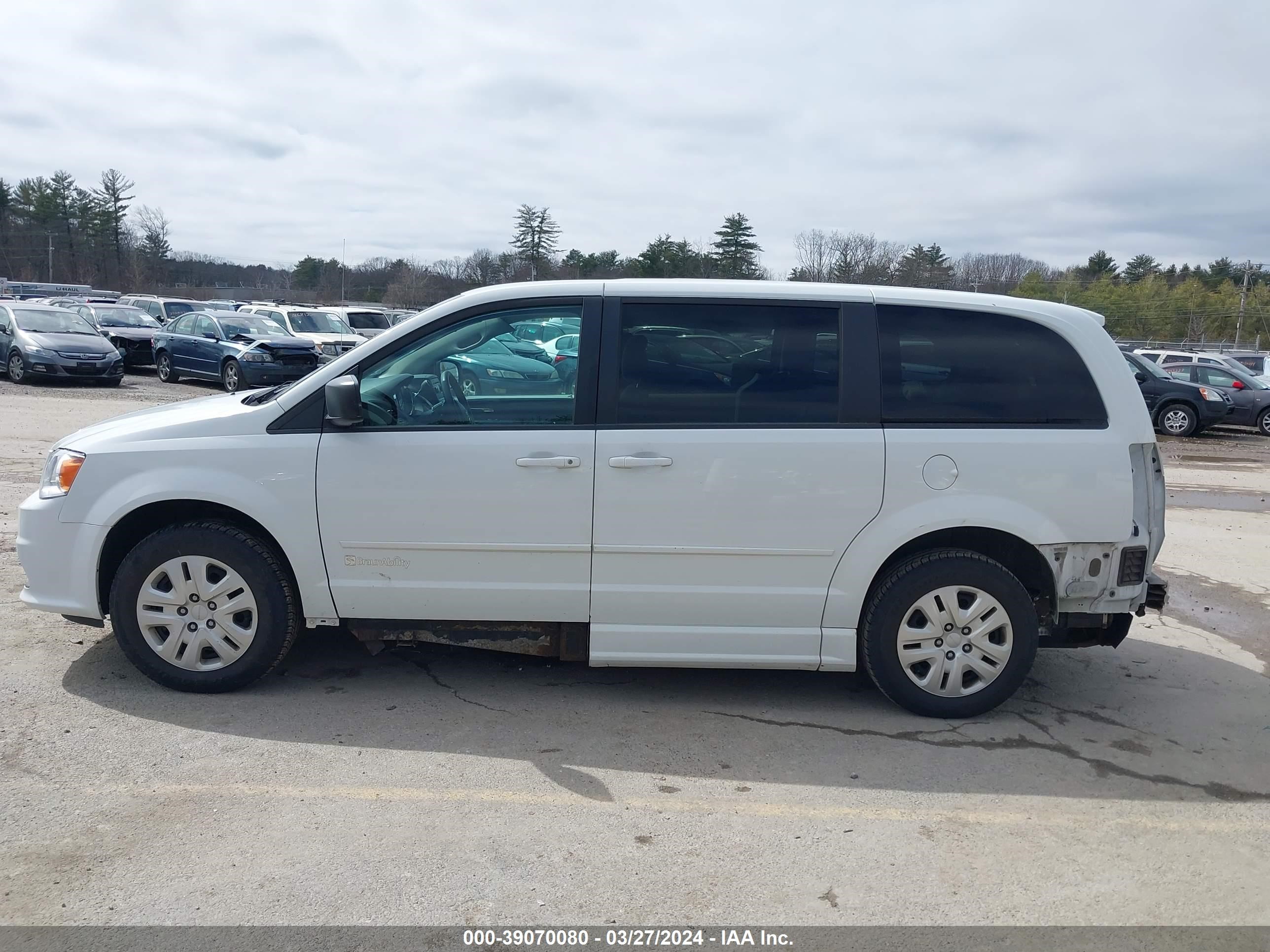 Photo 14 VIN: 2C4RDGBG1GR316327 - DODGE CARAVAN 