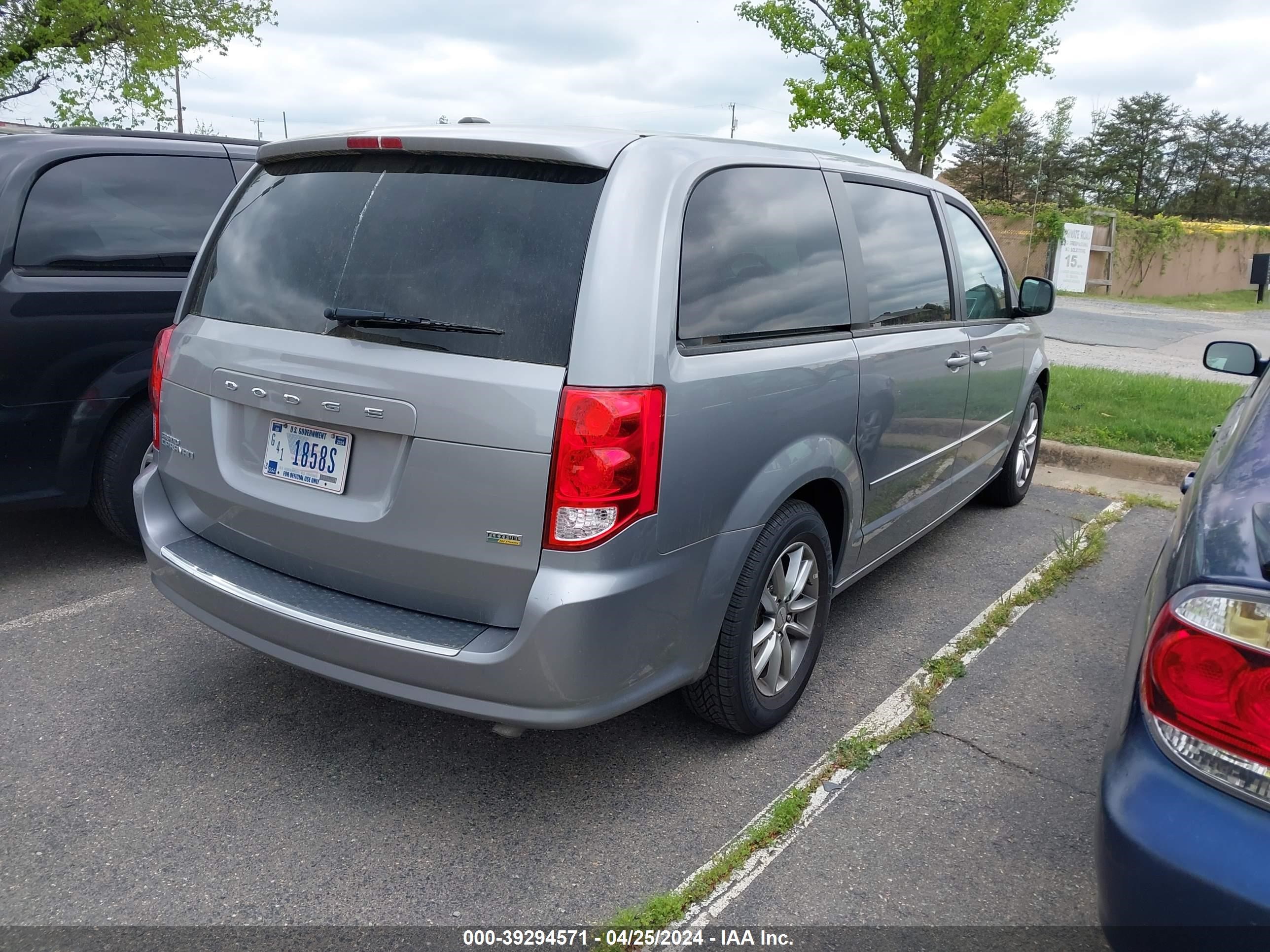 Photo 3 VIN: 2C4RDGBG1GR343561 - DODGE CARAVAN 