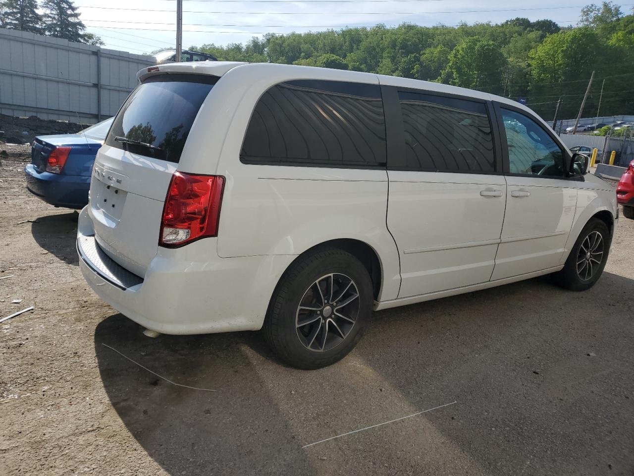 Photo 2 VIN: 2C4RDGBG1HR601658 - DODGE CARAVAN 