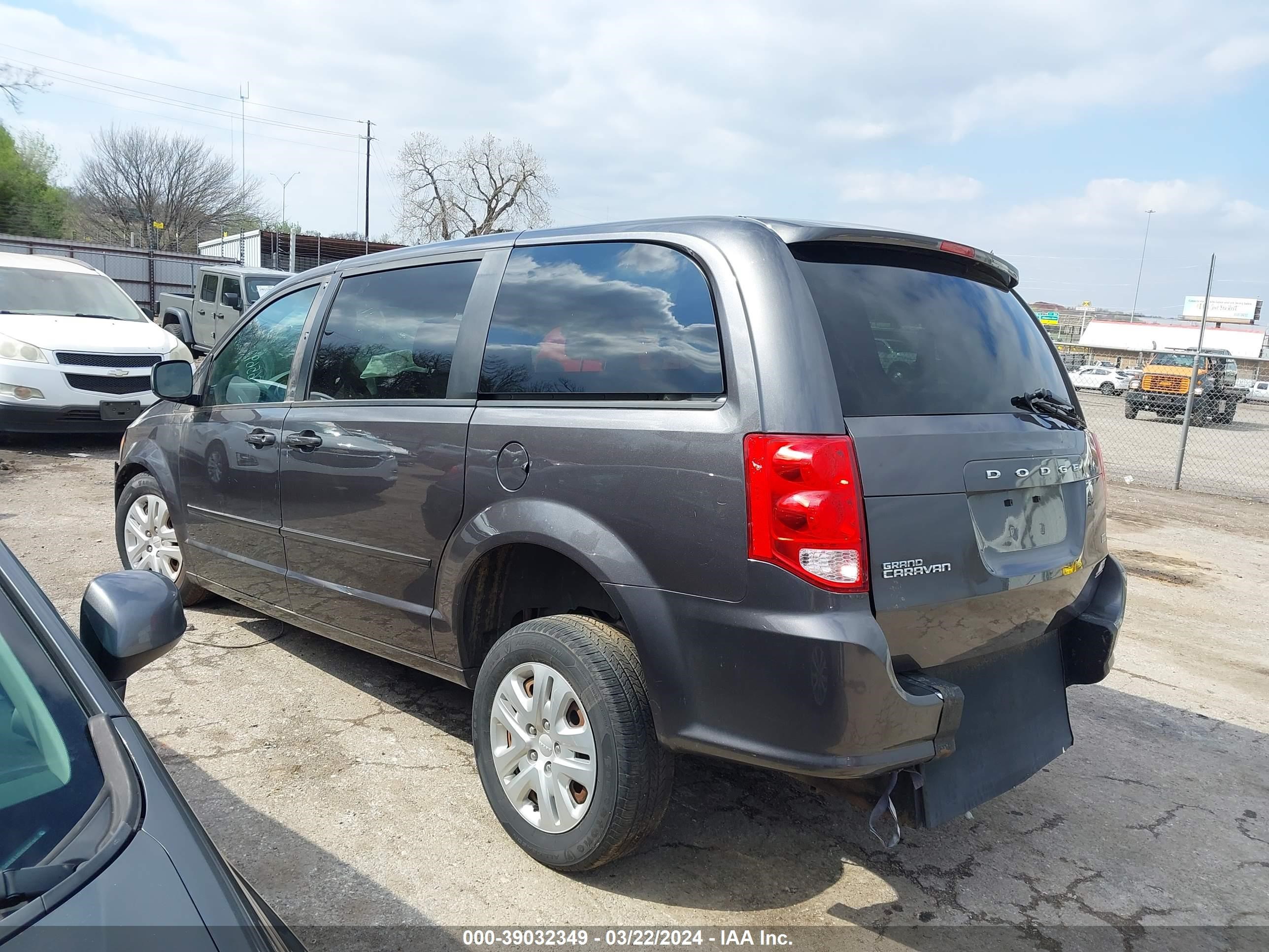 Photo 2 VIN: 2C4RDGBG1HR656997 - DODGE CARAVAN 