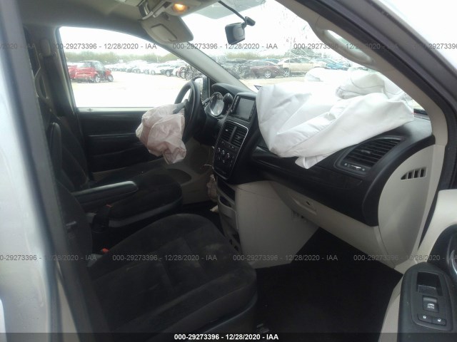 Photo 4 VIN: 2C4RDGBG1JR139964 - DODGE GRAND CARAVAN 