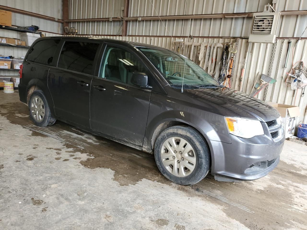 Photo 3 VIN: 2C4RDGBG1JR170437 - DODGE CARAVAN 