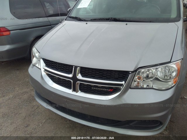 Photo 5 VIN: 2C4RDGBG1JR176853 - DODGE GRAND CARAVAN 