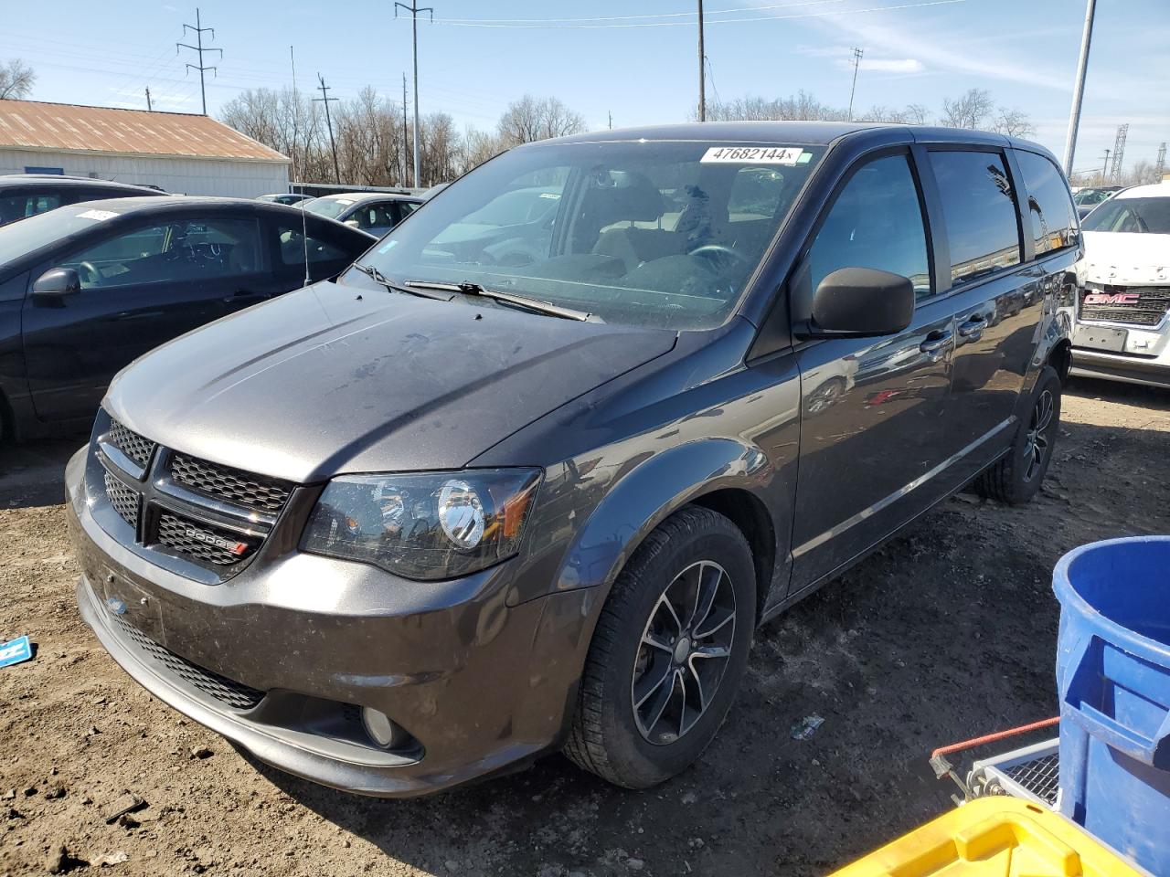 Photo 0 VIN: 2C4RDGBG1JR202240 - DODGE CARAVAN 