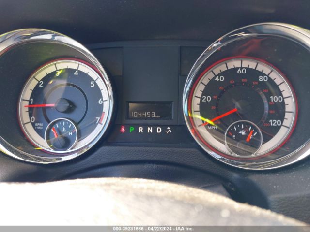 Photo 6 VIN: 2C4RDGBG1JR304489 - DODGE GRAND CARAVAN 