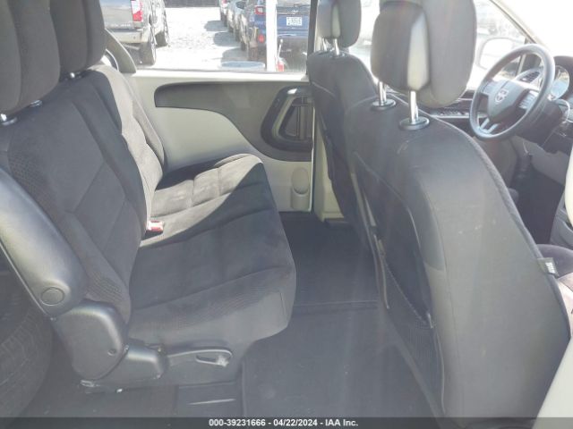 Photo 7 VIN: 2C4RDGBG1JR304489 - DODGE GRAND CARAVAN 