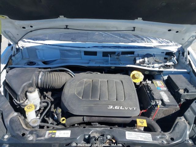 Photo 9 VIN: 2C4RDGBG1JR304489 - DODGE GRAND CARAVAN 