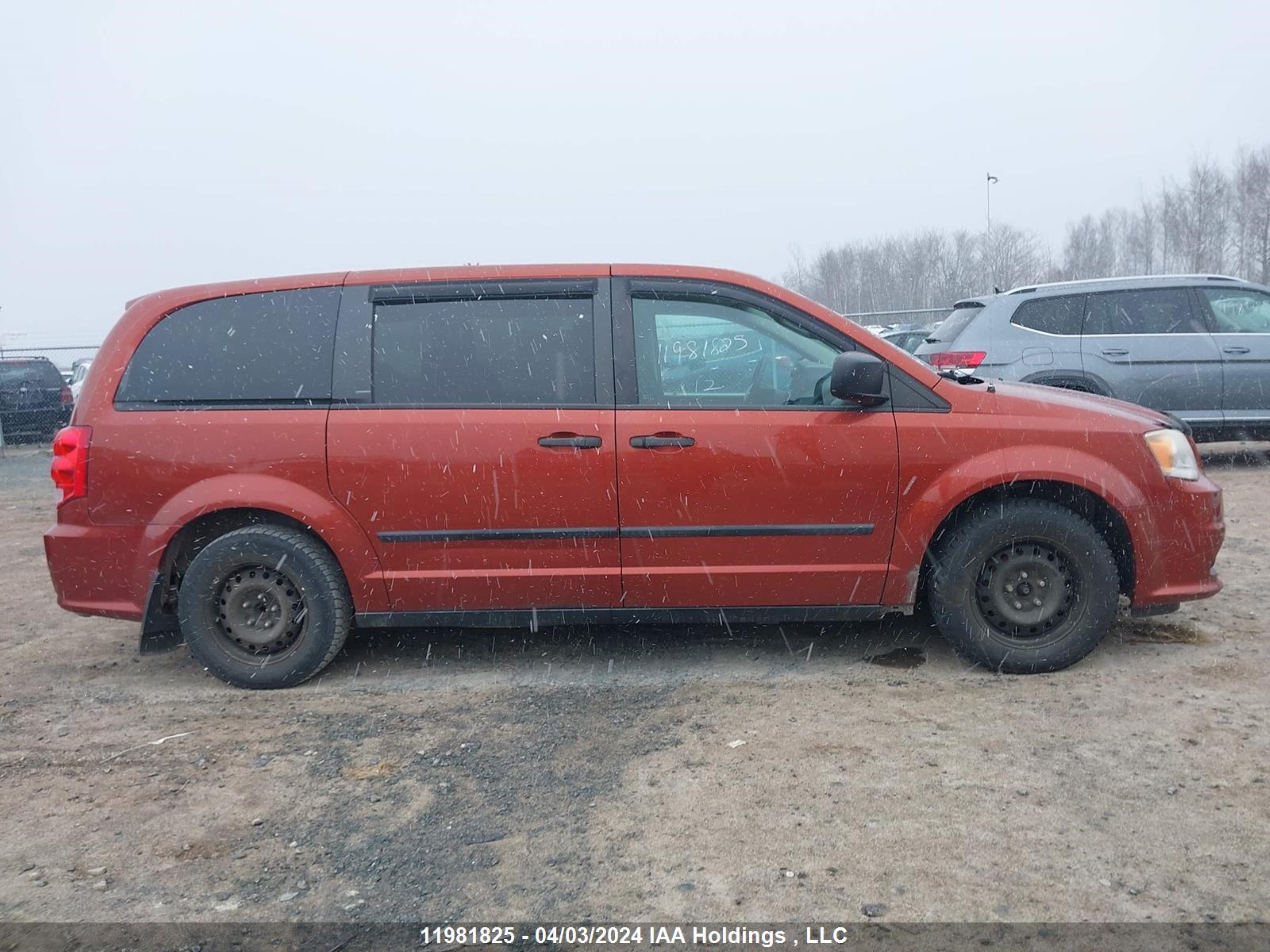 Photo 13 VIN: 2C4RDGBG2CR262109 - DODGE CARAVAN 