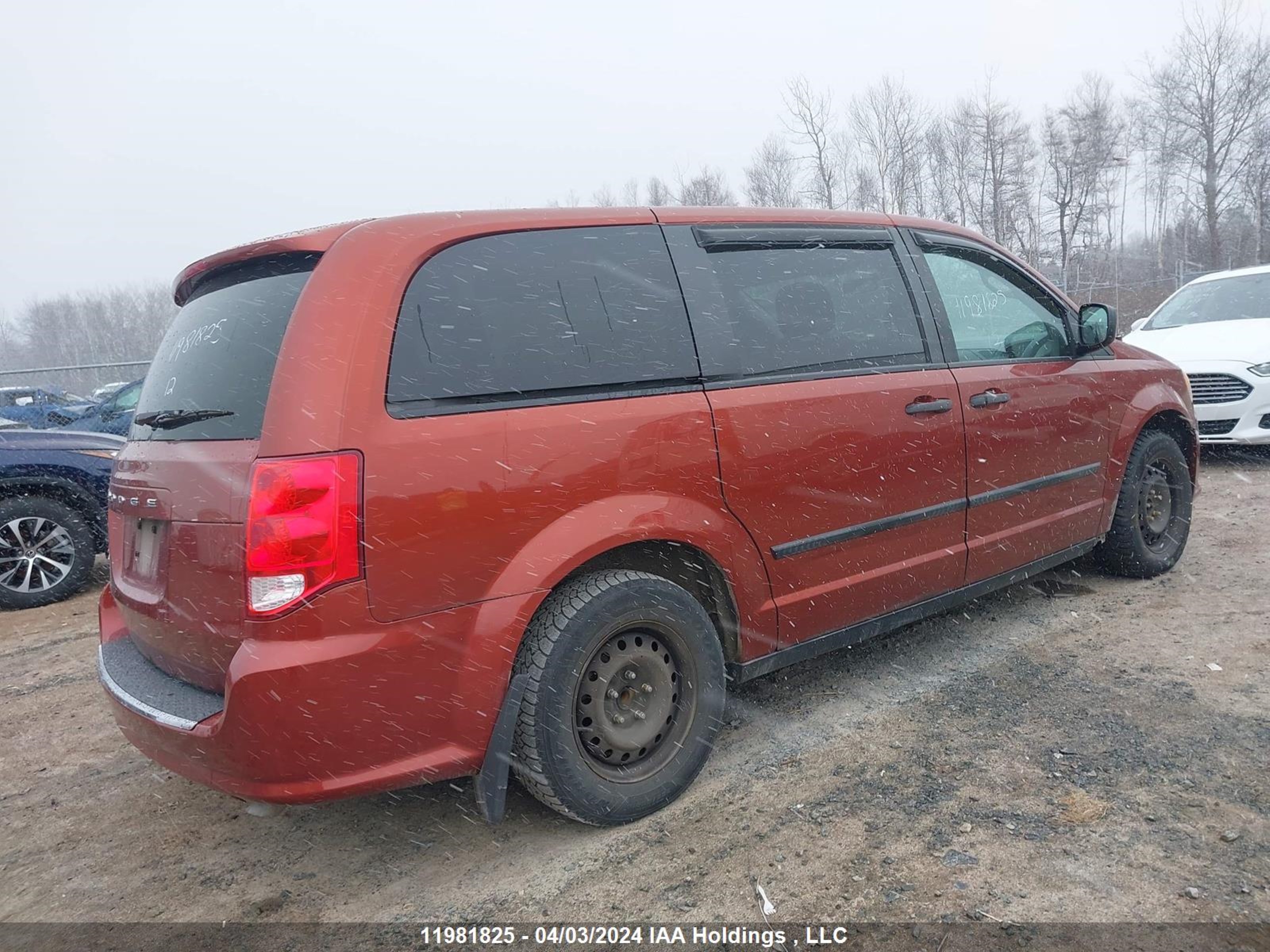 Photo 3 VIN: 2C4RDGBG2CR262109 - DODGE CARAVAN 