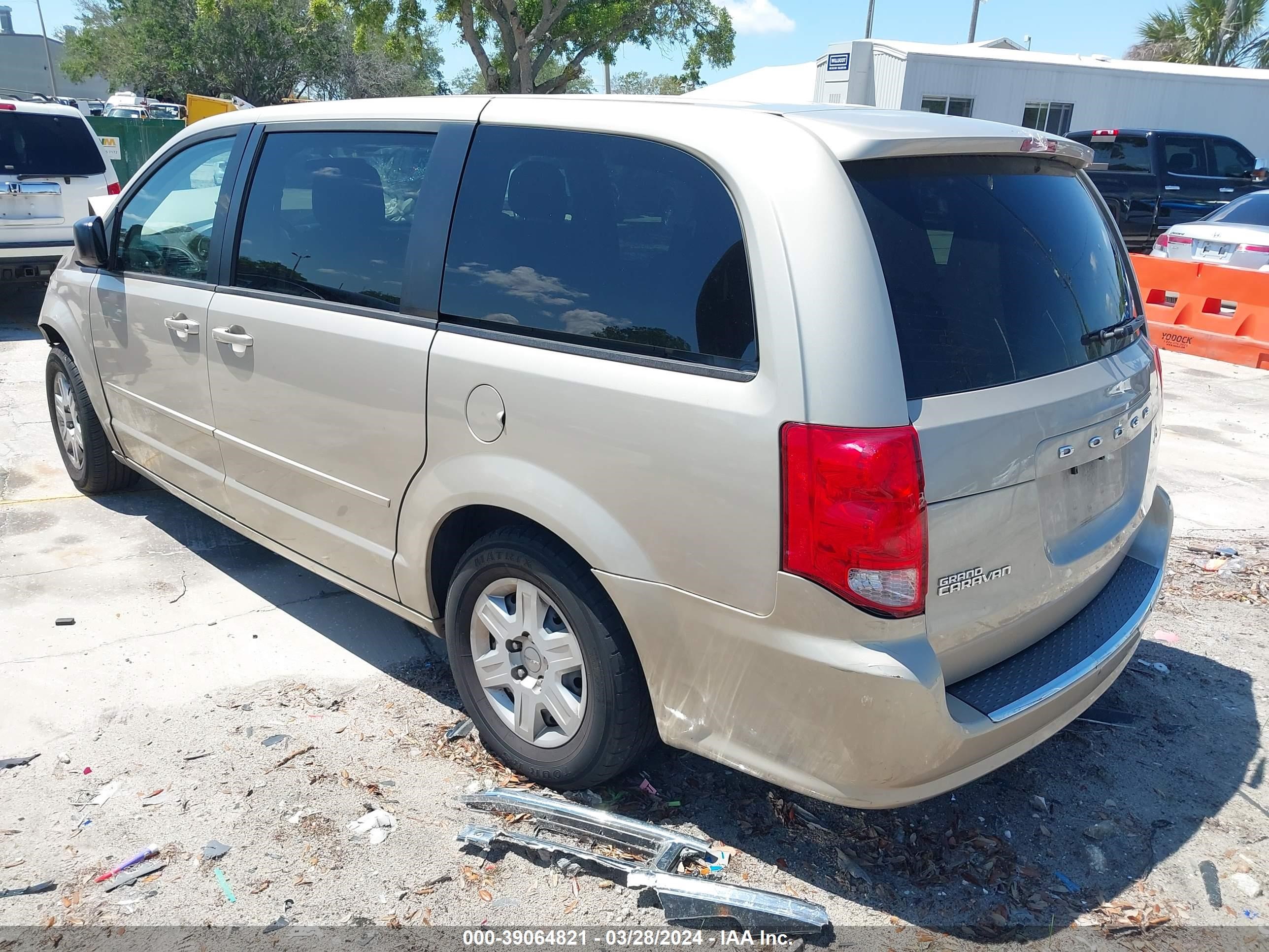 Photo 2 VIN: 2C4RDGBG2CR414941 - DODGE CARAVAN 