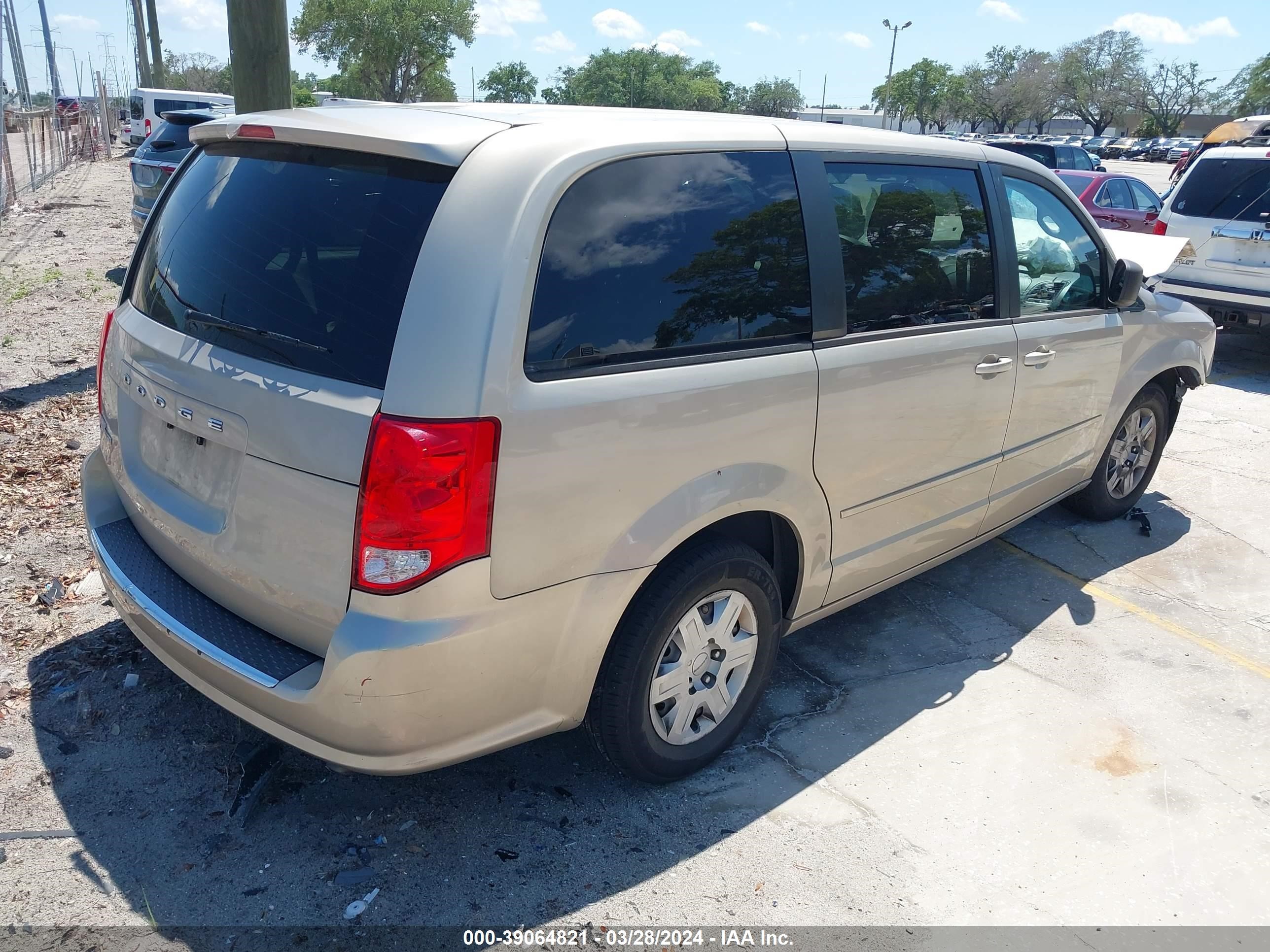 Photo 3 VIN: 2C4RDGBG2CR414941 - DODGE CARAVAN 