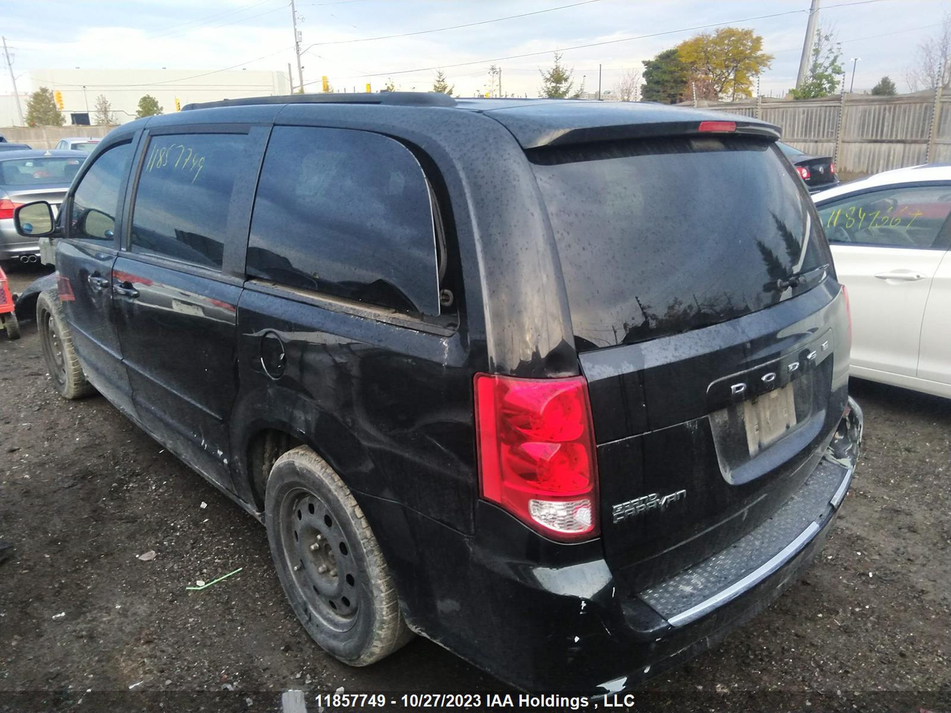 Photo 2 VIN: 2C4RDGBG2CR421095 - DODGE CARAVAN 