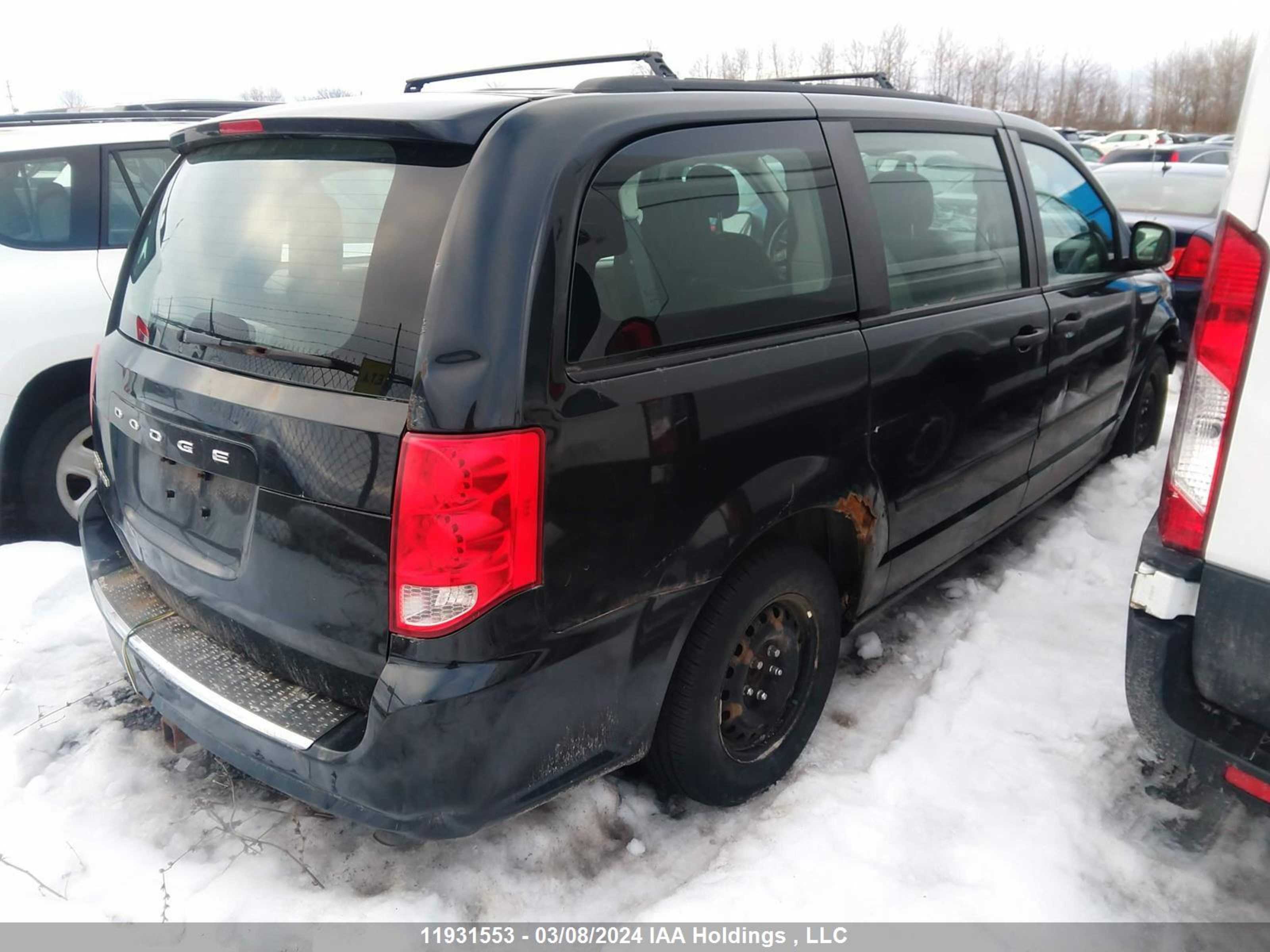 Photo 3 VIN: 2C4RDGBG2DR504091 - DODGE CARAVAN 