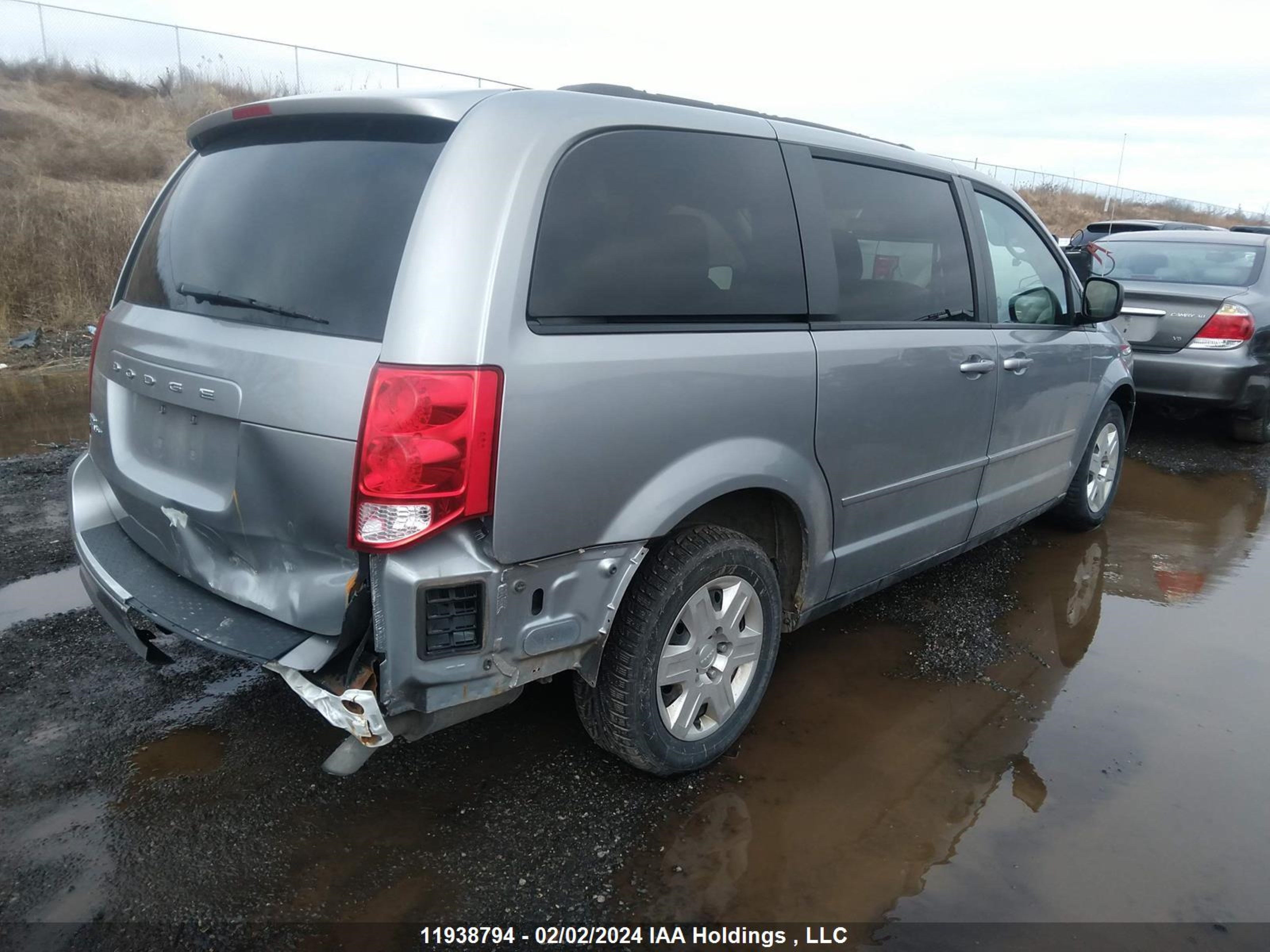 Photo 3 VIN: 2C4RDGBG2DR546101 - DODGE CARAVAN 