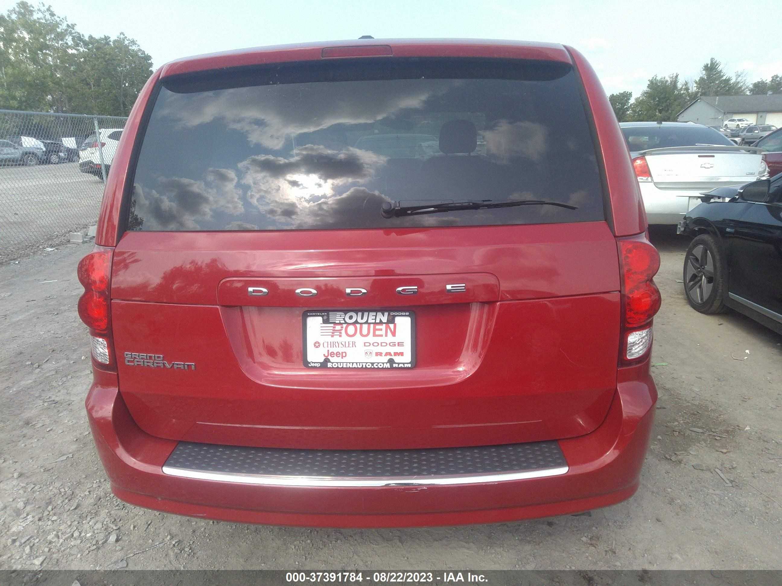 Photo 16 VIN: 2C4RDGBG2DR682342 - DODGE CARAVAN 