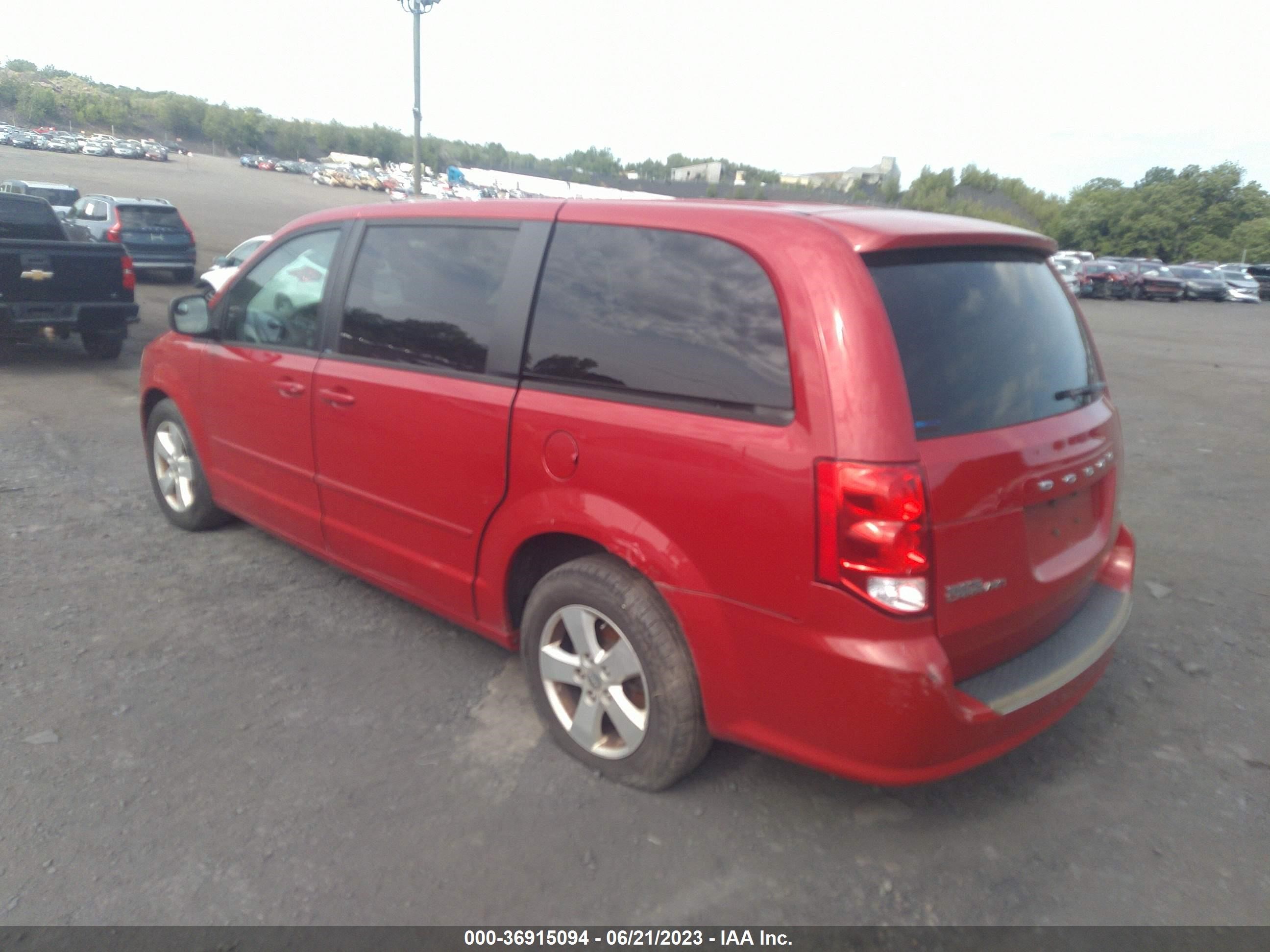 Photo 2 VIN: 2C4RDGBG2DR788287 - DODGE CARAVAN 