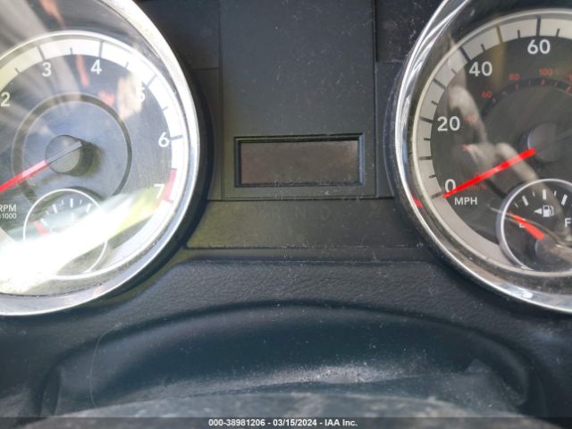 Photo 6 VIN: 2C4RDGBG2ER229761 - DODGE GRAND CARAVAN 