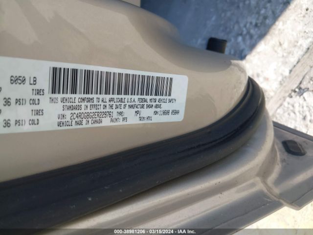 Photo 8 VIN: 2C4RDGBG2ER229761 - DODGE GRAND CARAVAN 