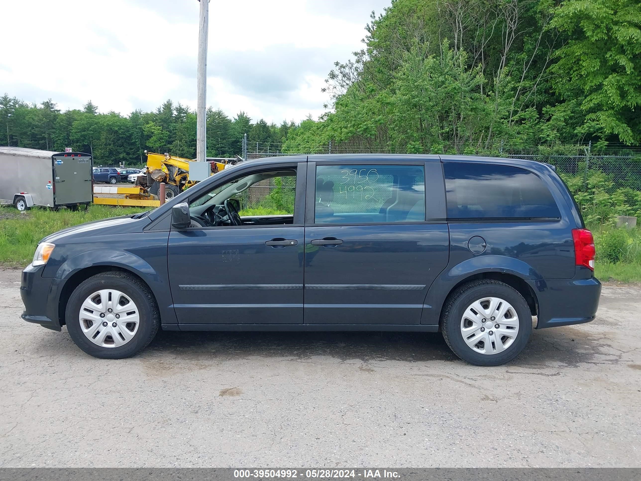 Photo 11 VIN: 2C4RDGBG2ER411217 - DODGE CARAVAN 