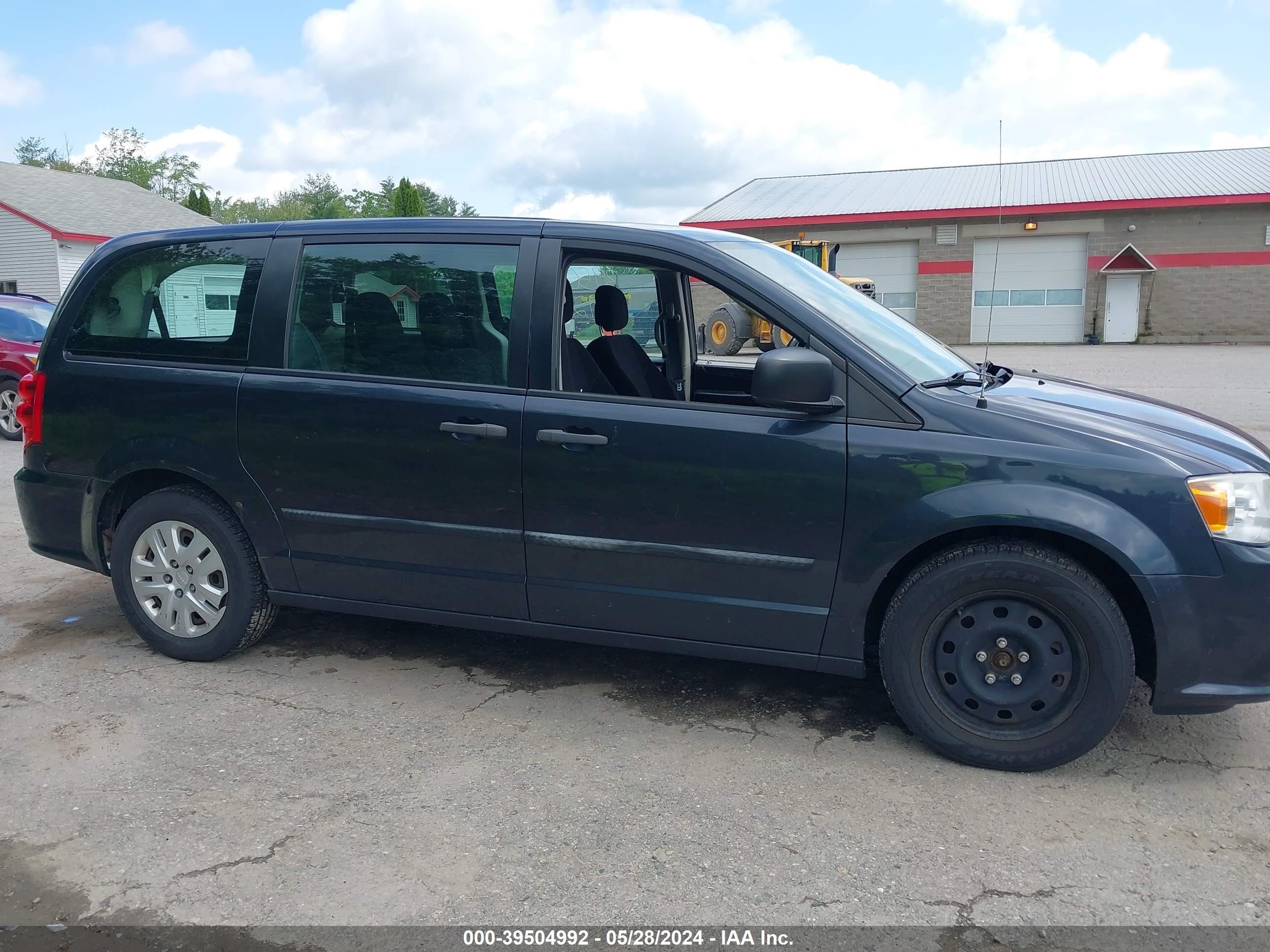 Photo 13 VIN: 2C4RDGBG2ER411217 - DODGE CARAVAN 