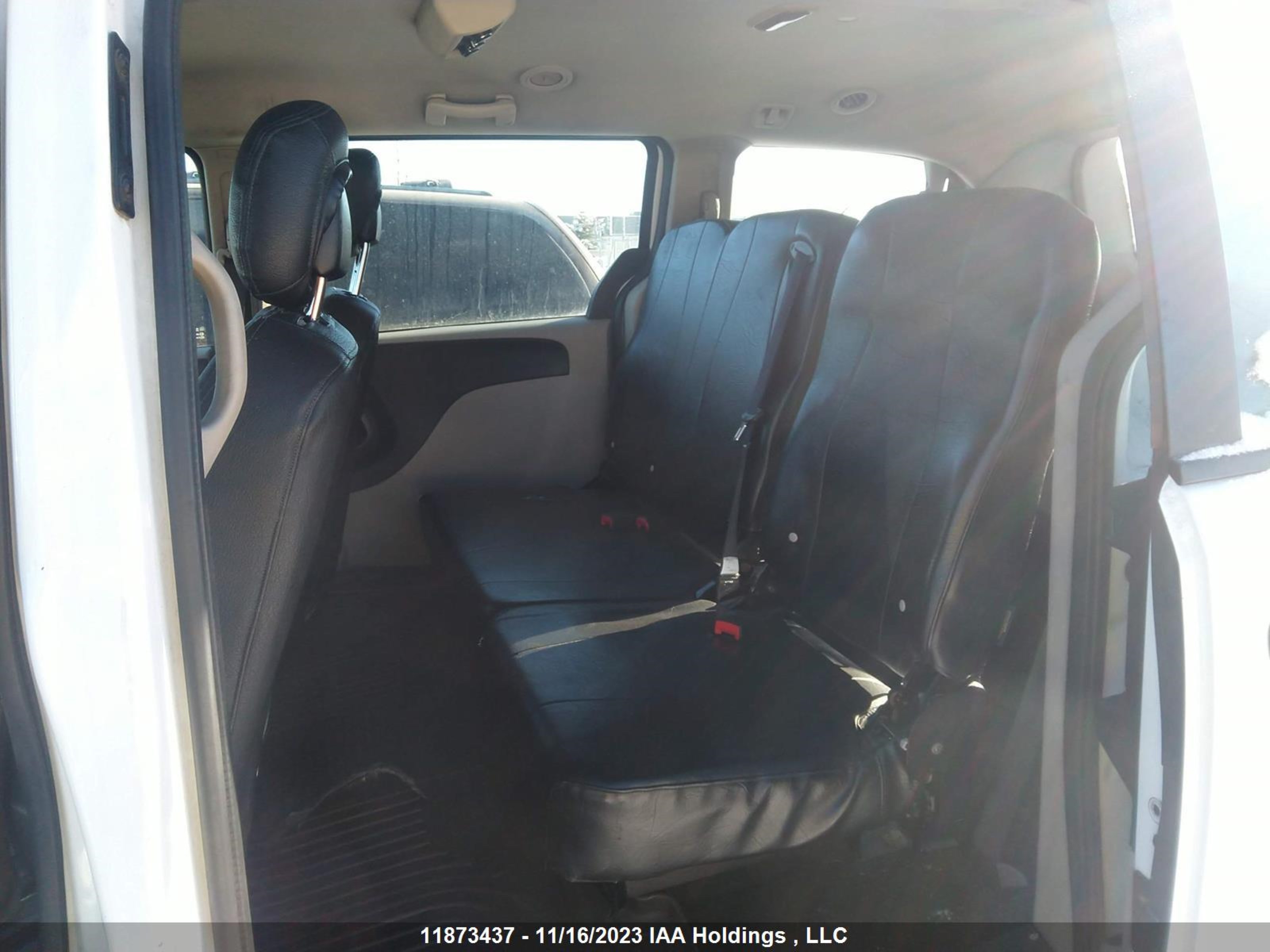 Photo 7 VIN: 2C4RDGBG2FR522982 - DODGE CARAVAN 