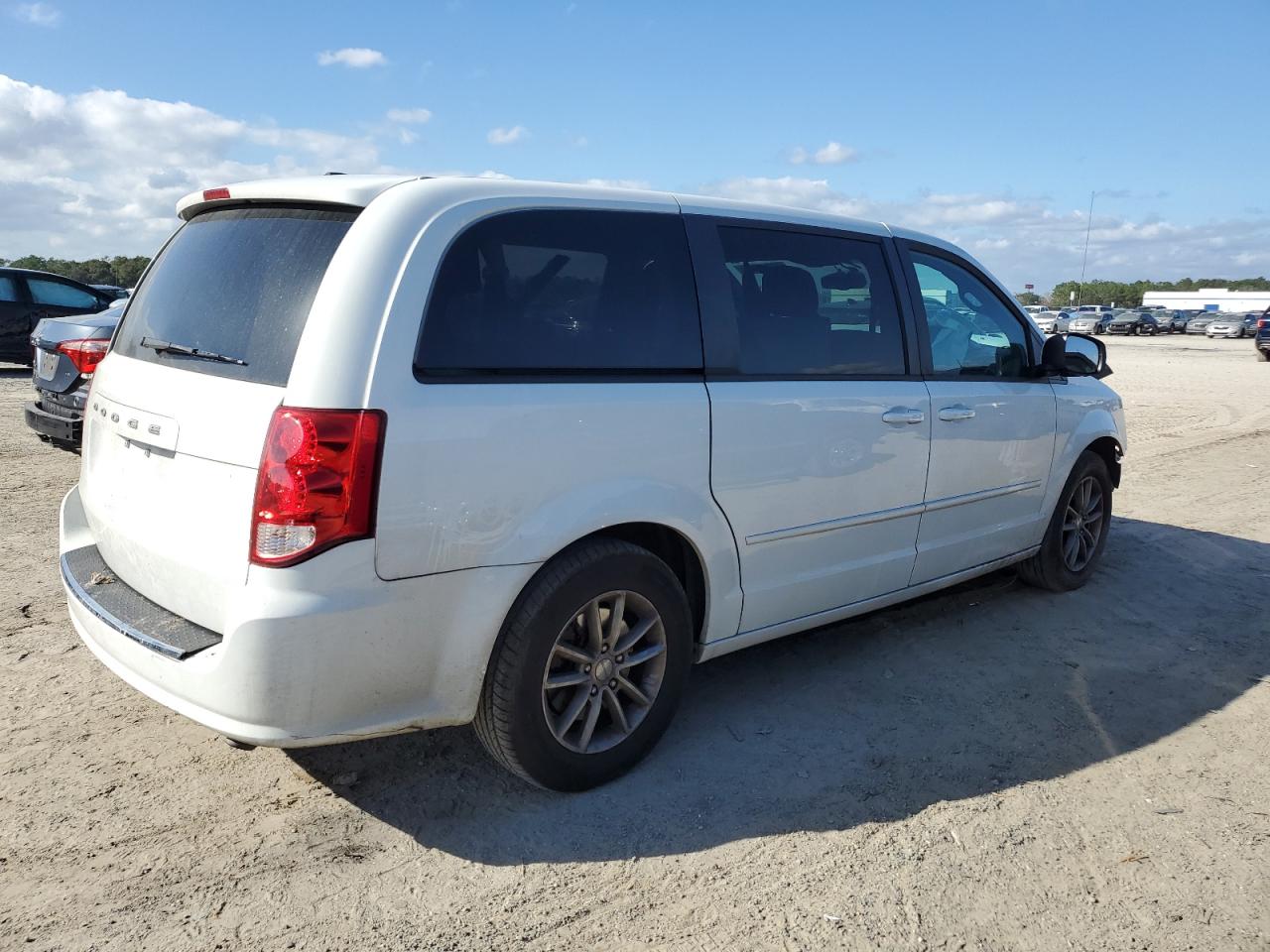 Photo 2 VIN: 2C4RDGBG2GR107551 - DODGE CARAVAN 