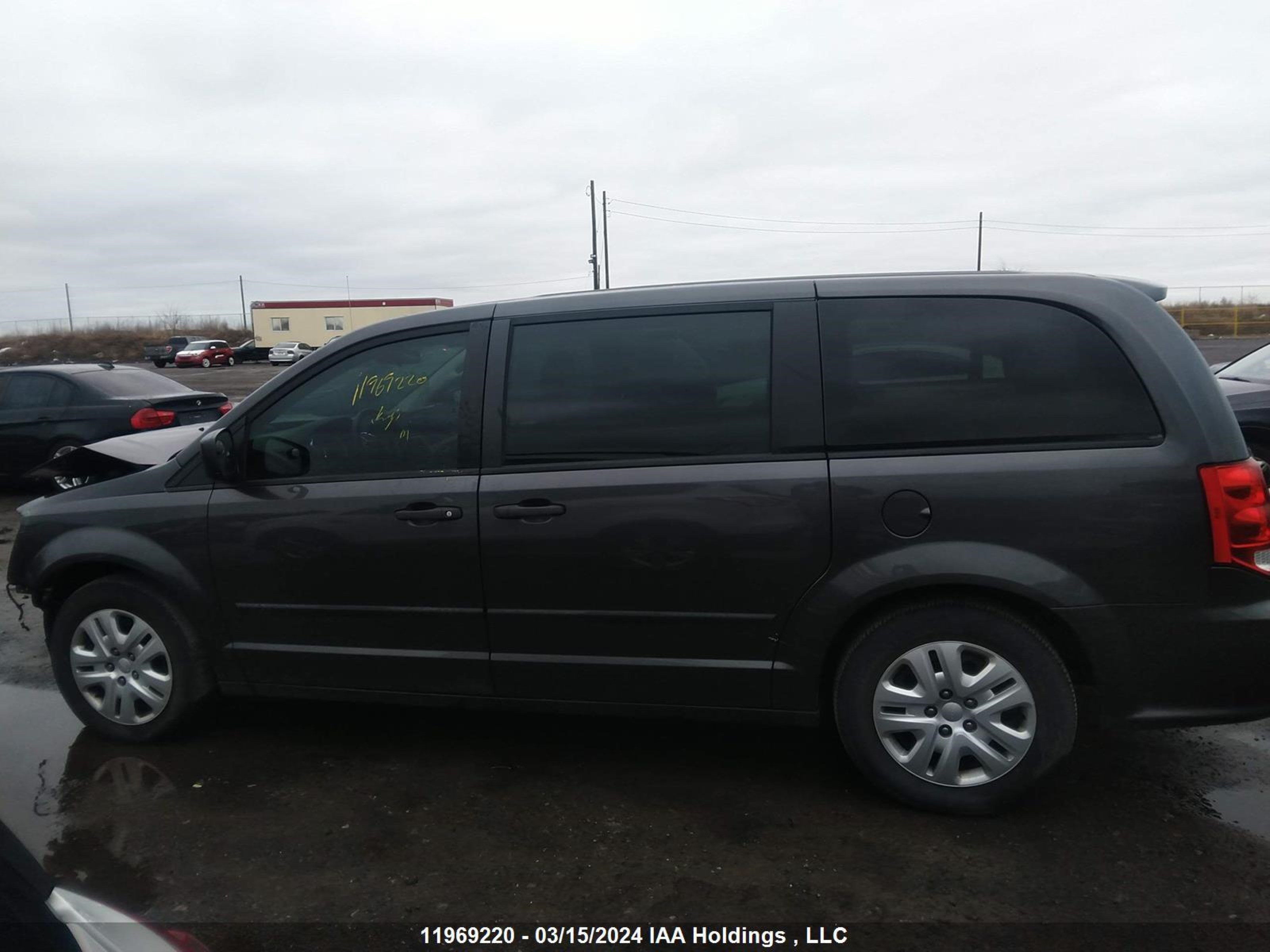 Photo 13 VIN: 2C4RDGBG2HR612684 - DODGE CARAVAN 