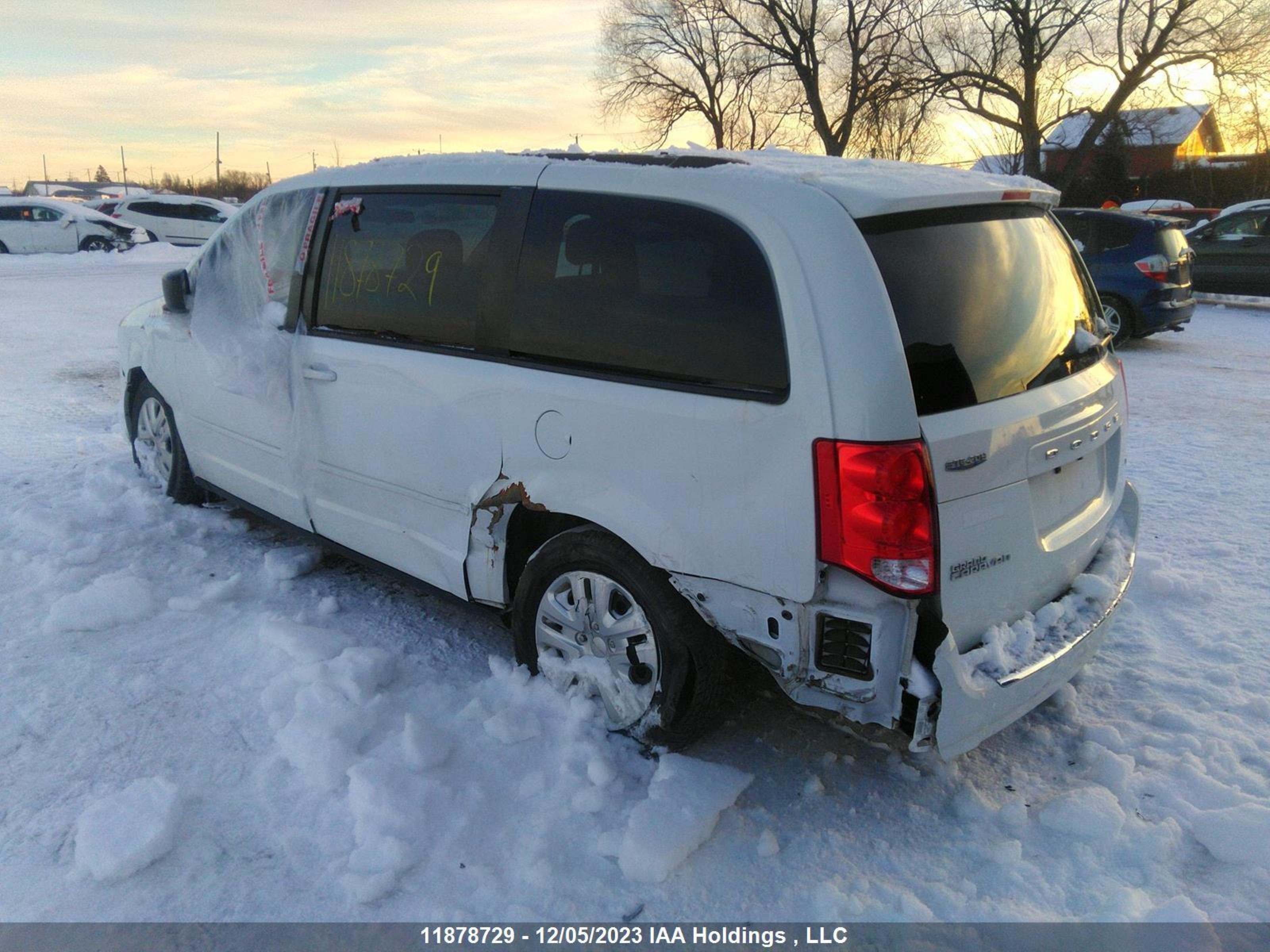 Photo 2 VIN: 2C4RDGBG2HR869781 - DODGE CARAVAN 