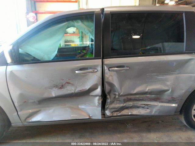 Photo 5 VIN: 2C4RDGBG2JR151668 - DODGE GRAND CARAVAN 