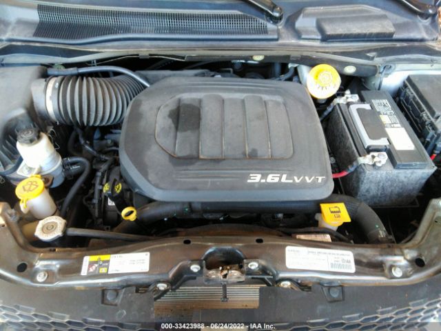 Photo 9 VIN: 2C4RDGBG2JR151668 - DODGE GRAND CARAVAN 