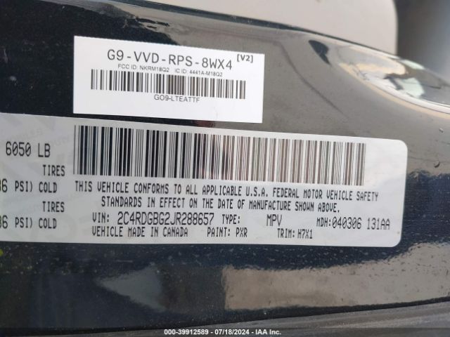 Photo 8 VIN: 2C4RDGBG2JR288657 - DODGE GRAND CARAVAN 