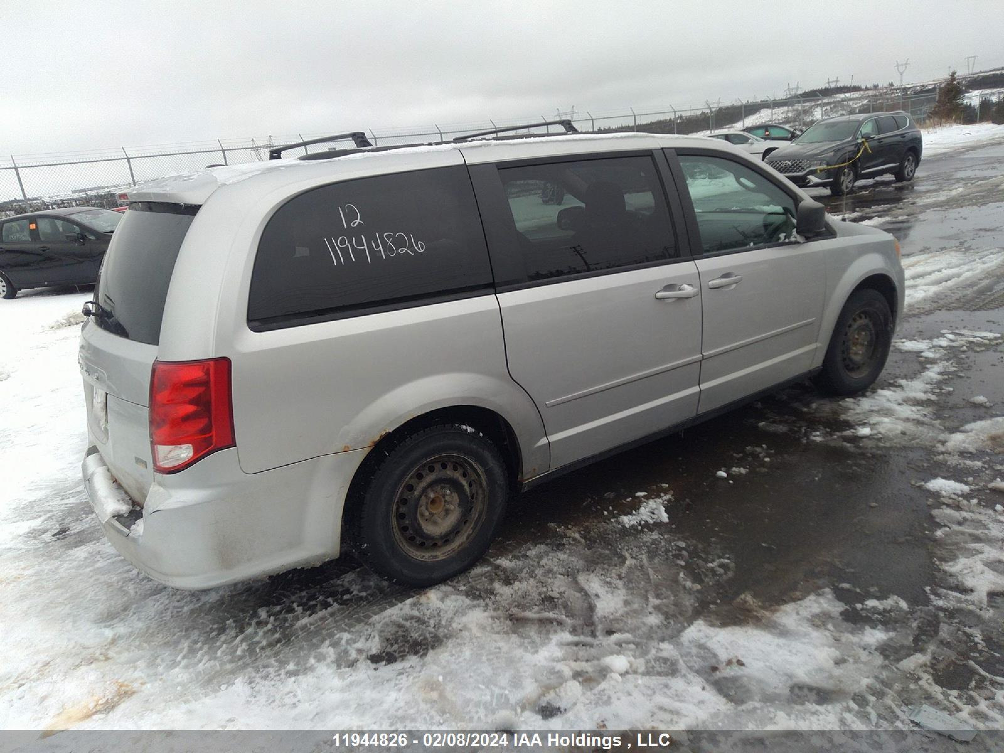 Photo 3 VIN: 2C4RDGBG3CR284880 - DODGE CARAVAN 