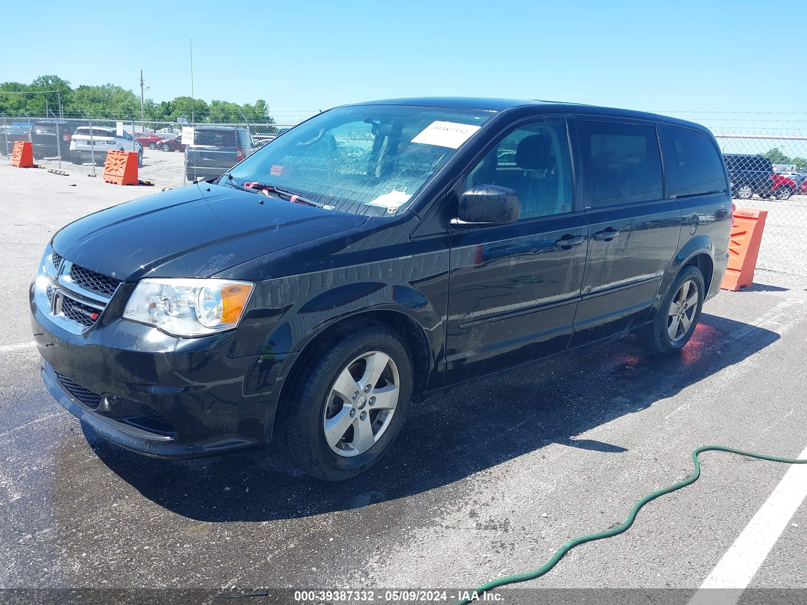 Photo 1 VIN: 2C4RDGBG3DR628922 - DODGE CARAVAN 