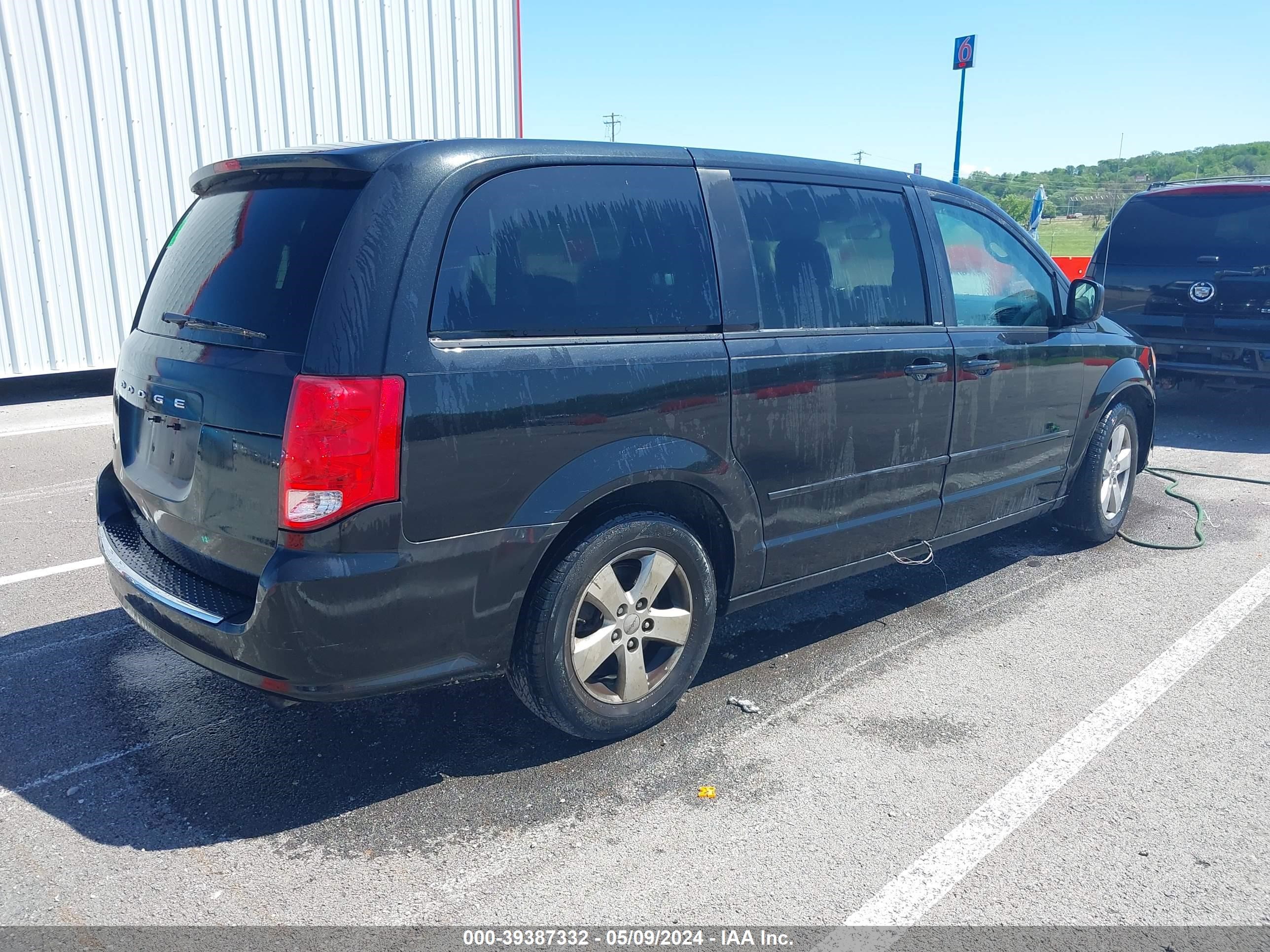 Photo 3 VIN: 2C4RDGBG3DR628922 - DODGE CARAVAN 