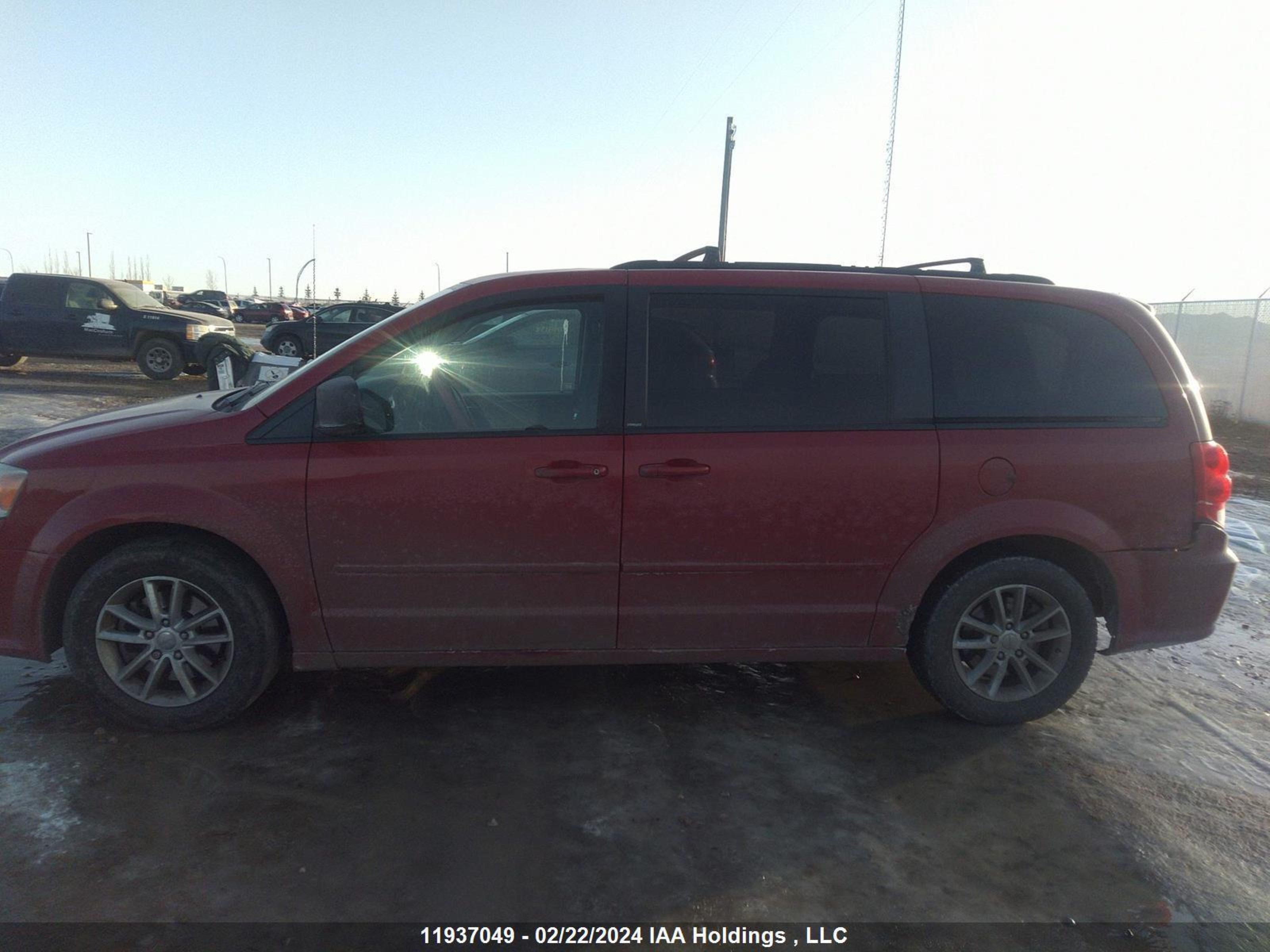 Photo 13 VIN: 2C4RDGBG3DR666294 - DODGE CARAVAN 