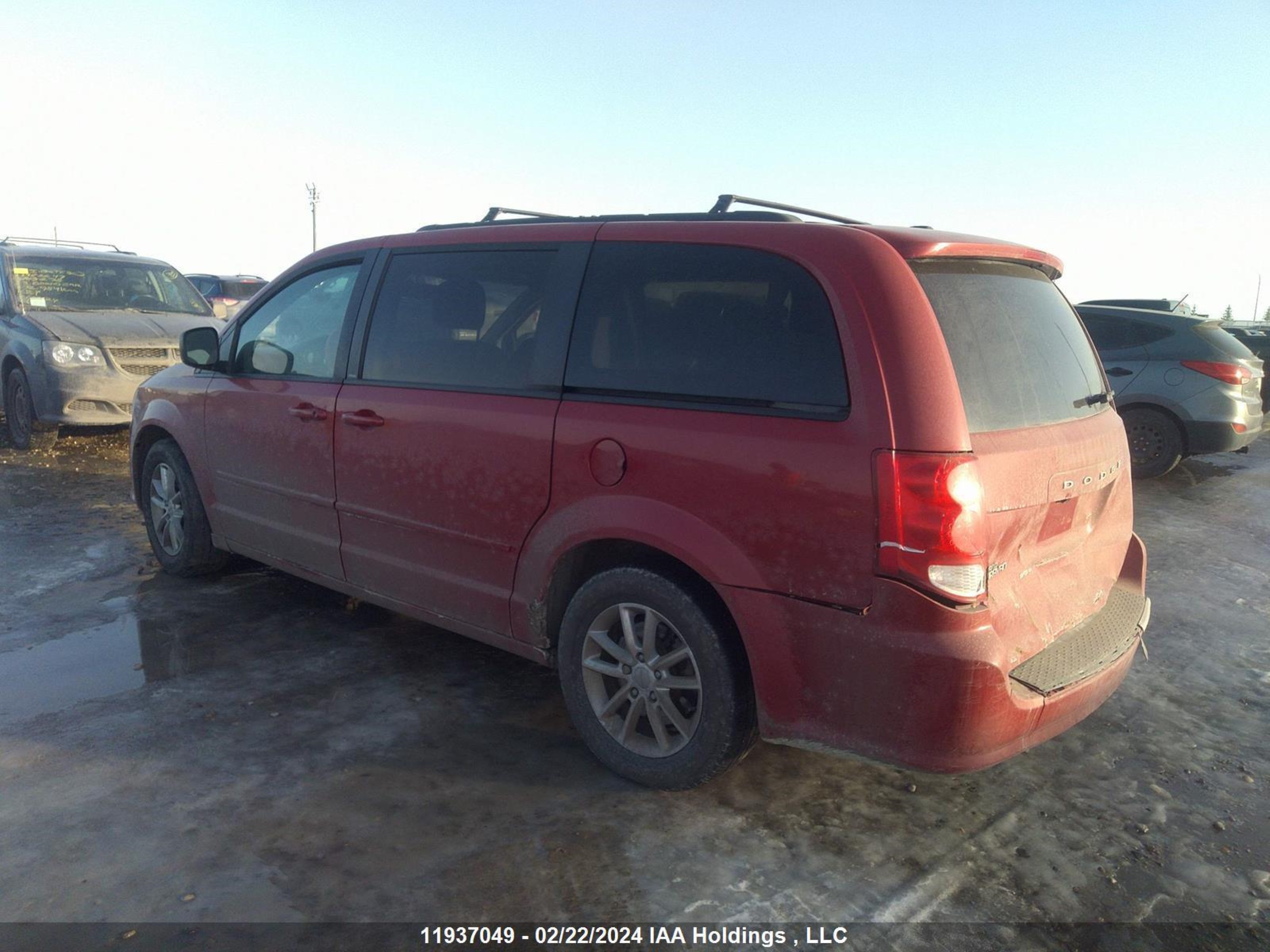 Photo 2 VIN: 2C4RDGBG3DR666294 - DODGE CARAVAN 