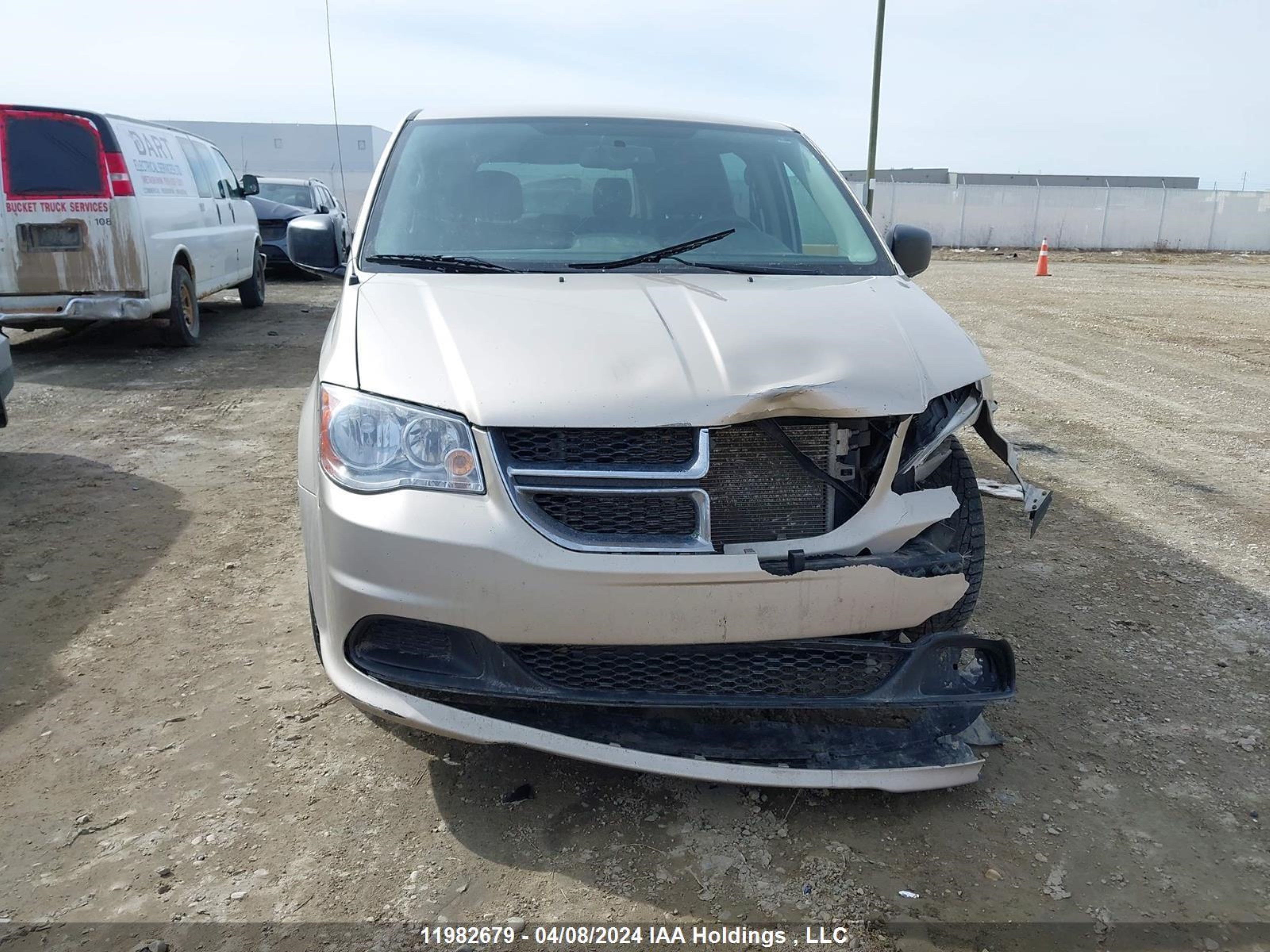 Photo 11 VIN: 2C4RDGBG3DR699098 - DODGE CARAVAN 