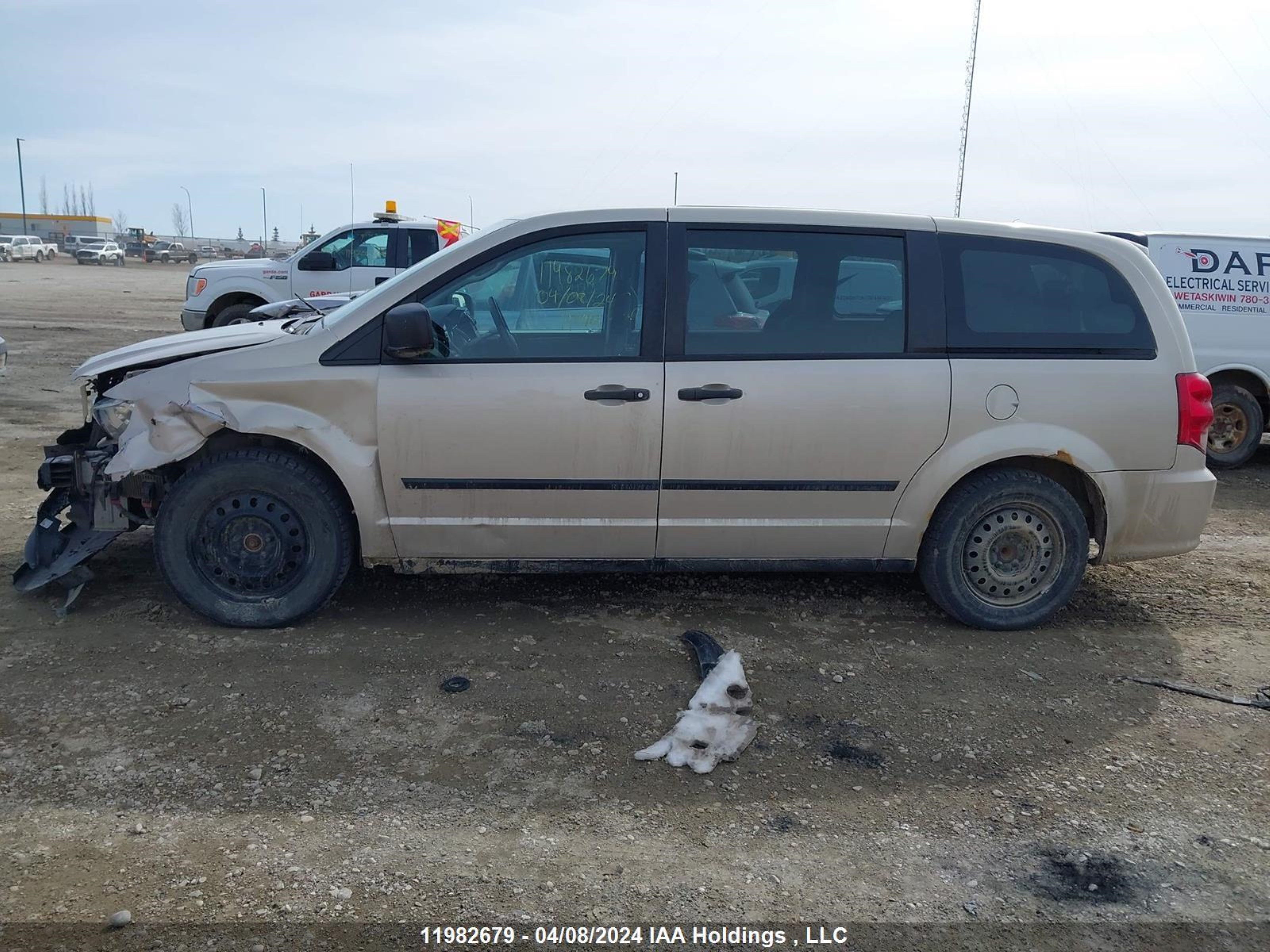 Photo 13 VIN: 2C4RDGBG3DR699098 - DODGE CARAVAN 