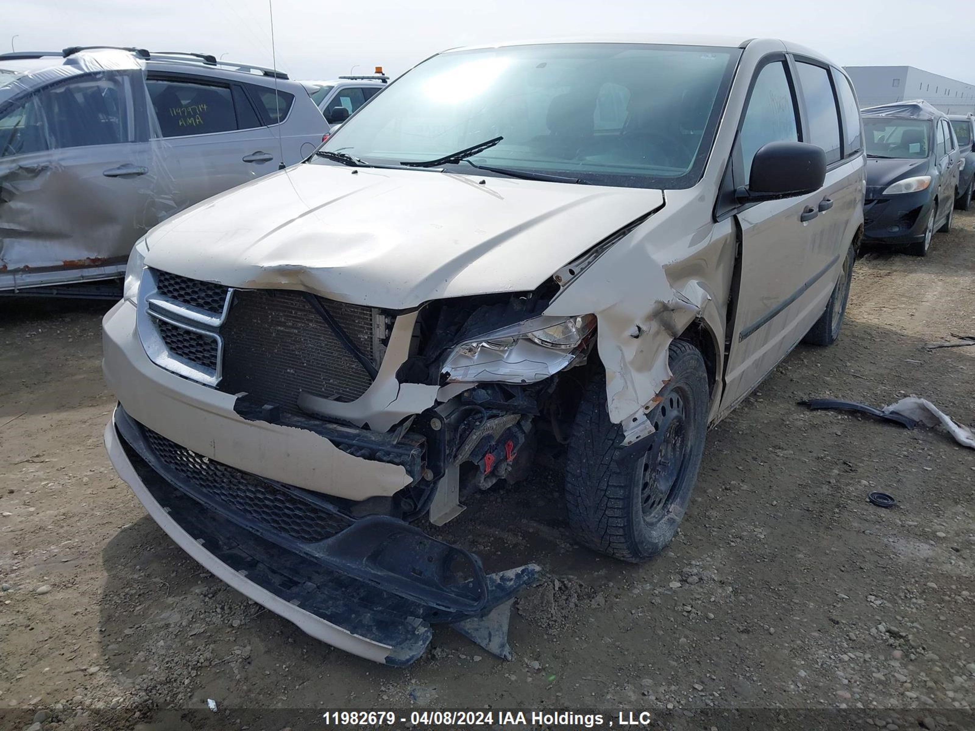 Photo 5 VIN: 2C4RDGBG3DR699098 - DODGE CARAVAN 