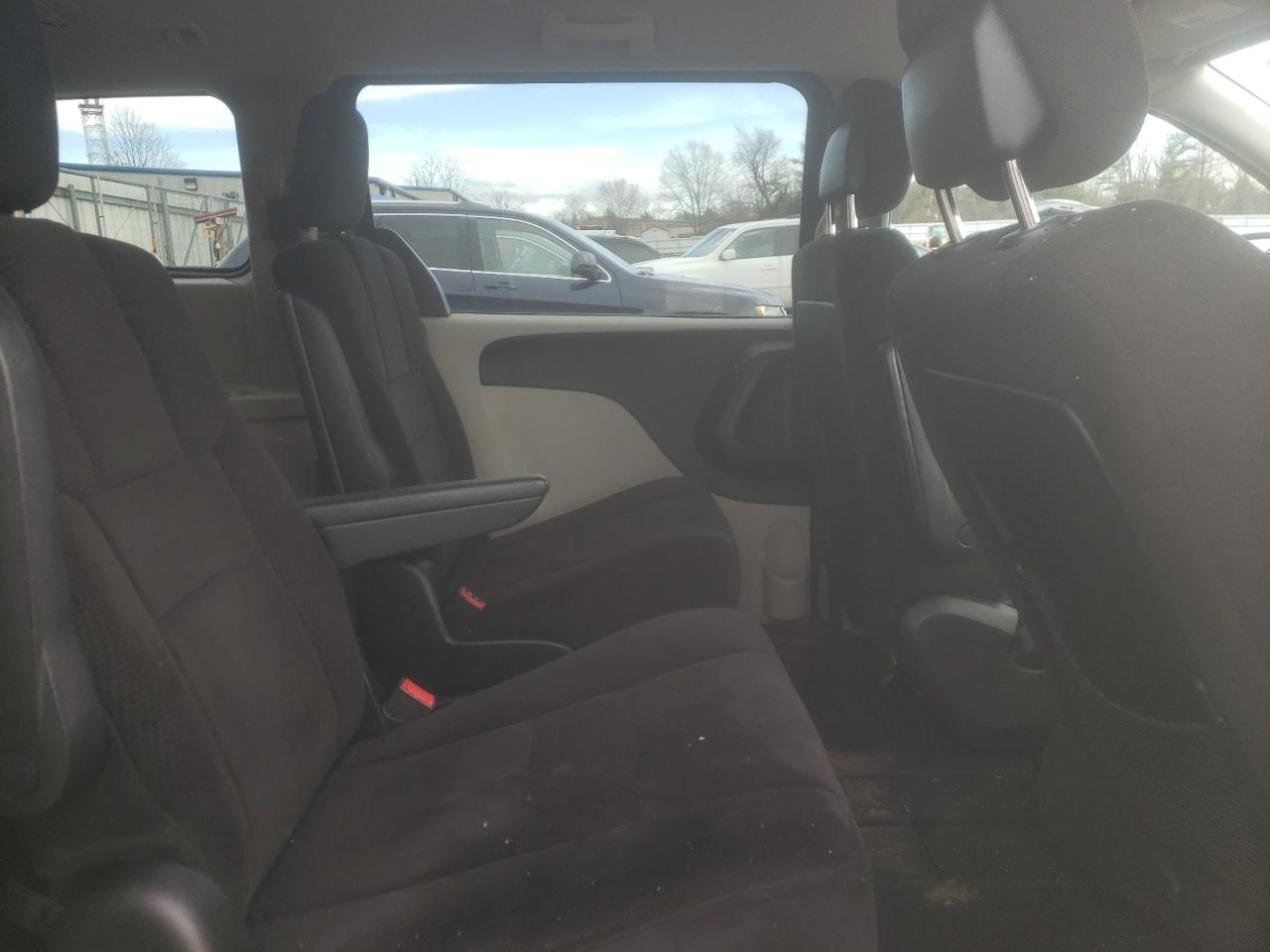 Photo 10 VIN: 2C4RDGBG3DR746288 - DODGE CARAVAN 