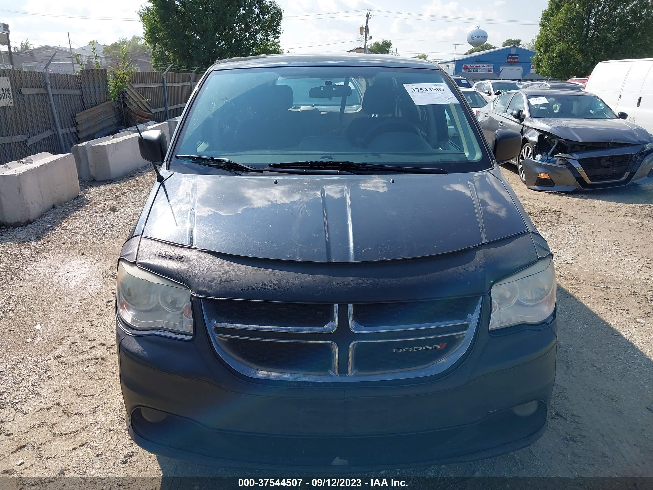 Photo 15 VIN: 2C4RDGBG3DR766198 - DODGE CARAVAN 