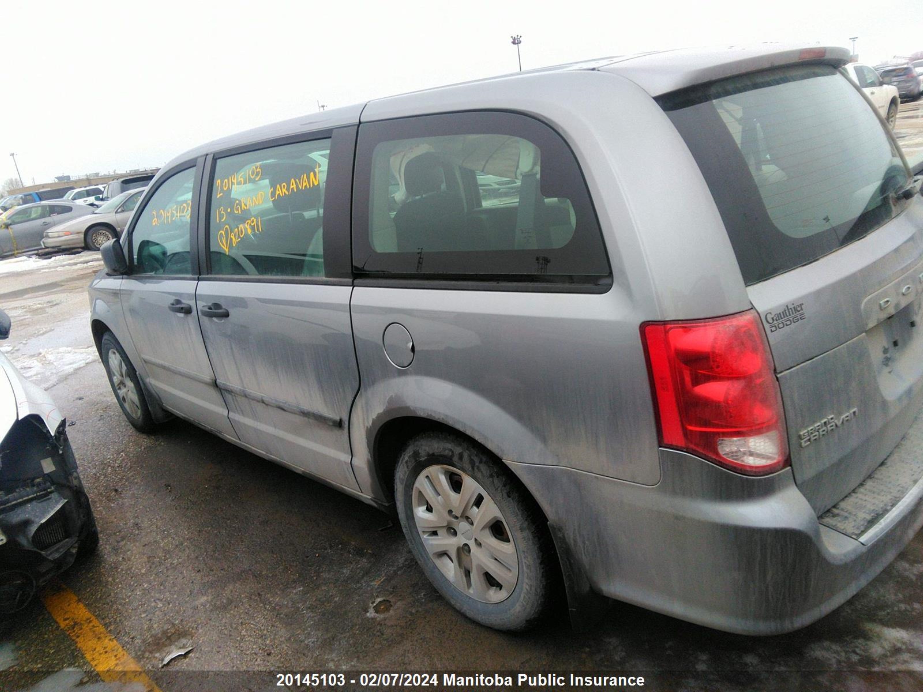 Photo 2 VIN: 2C4RDGBG3DR820891 - DODGE CARAVAN 